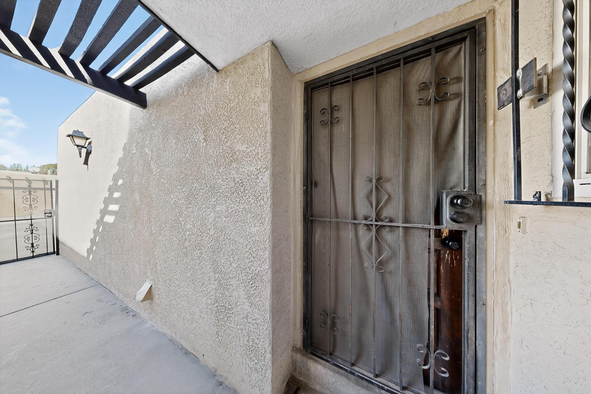 49 Calle San Blas NE