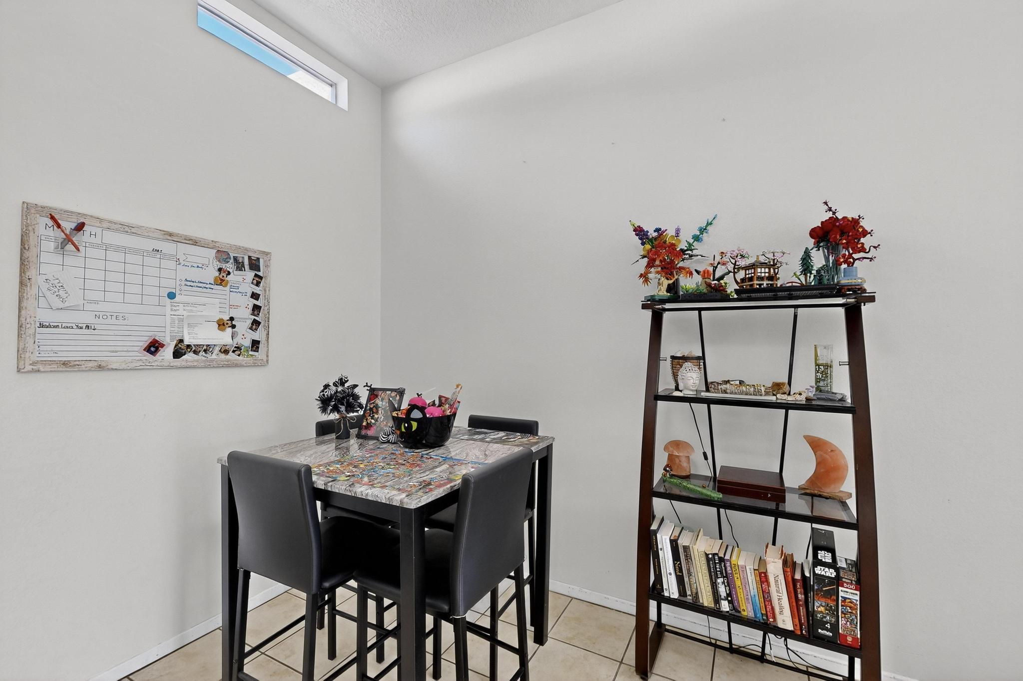 49 Calle San Blas NE