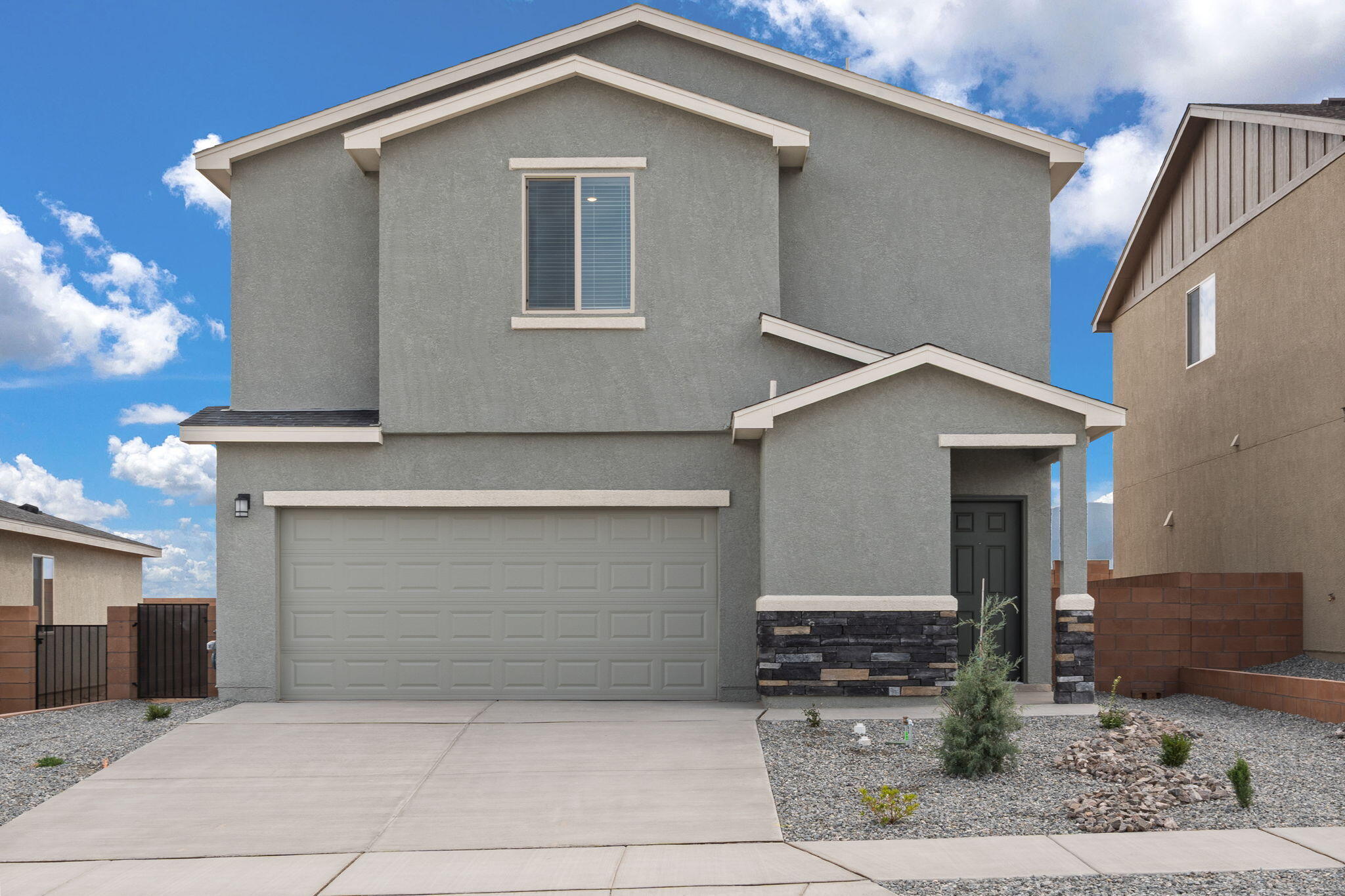 1533 Rawhide Loop NE