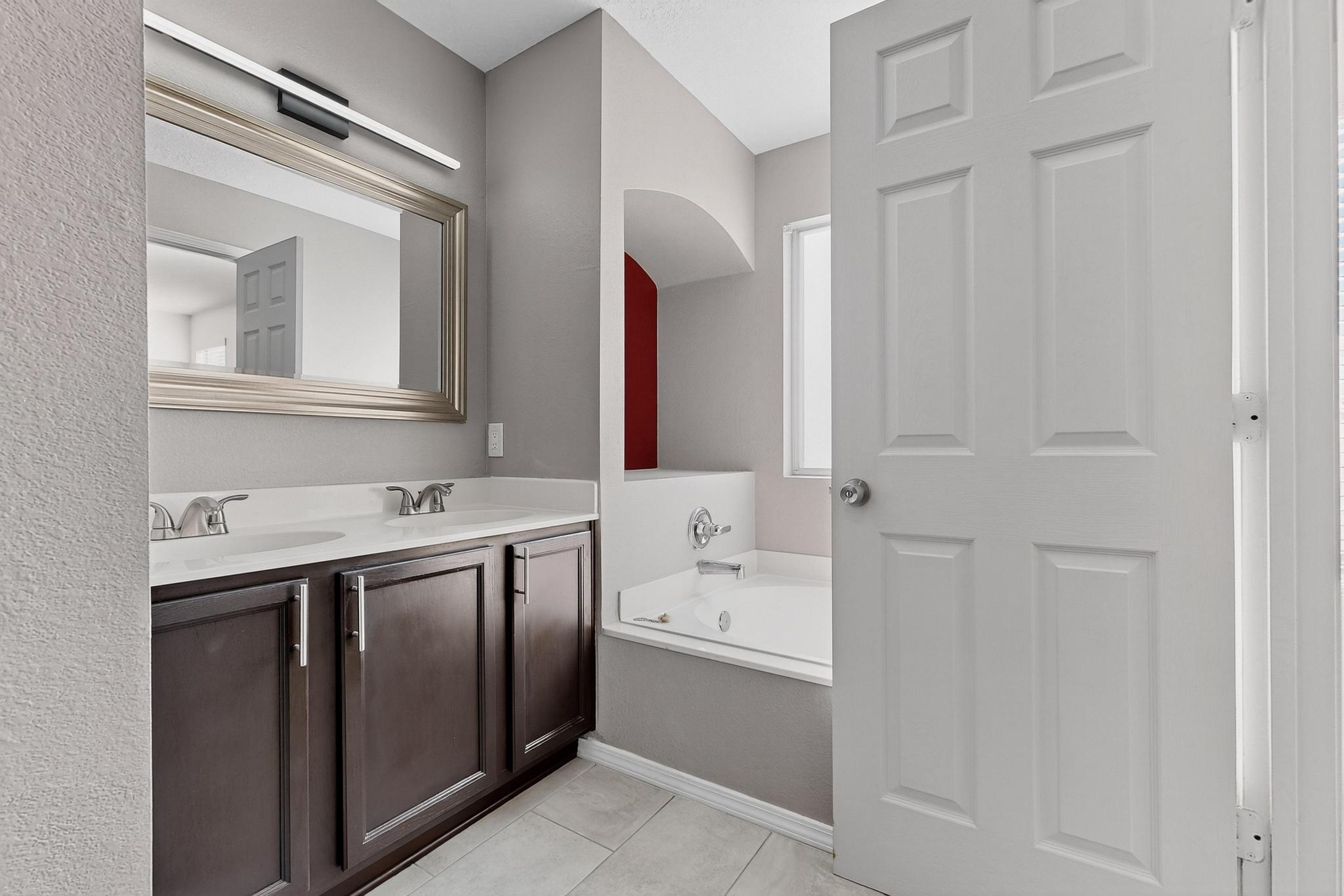 2005 Sea Breeze Street NW