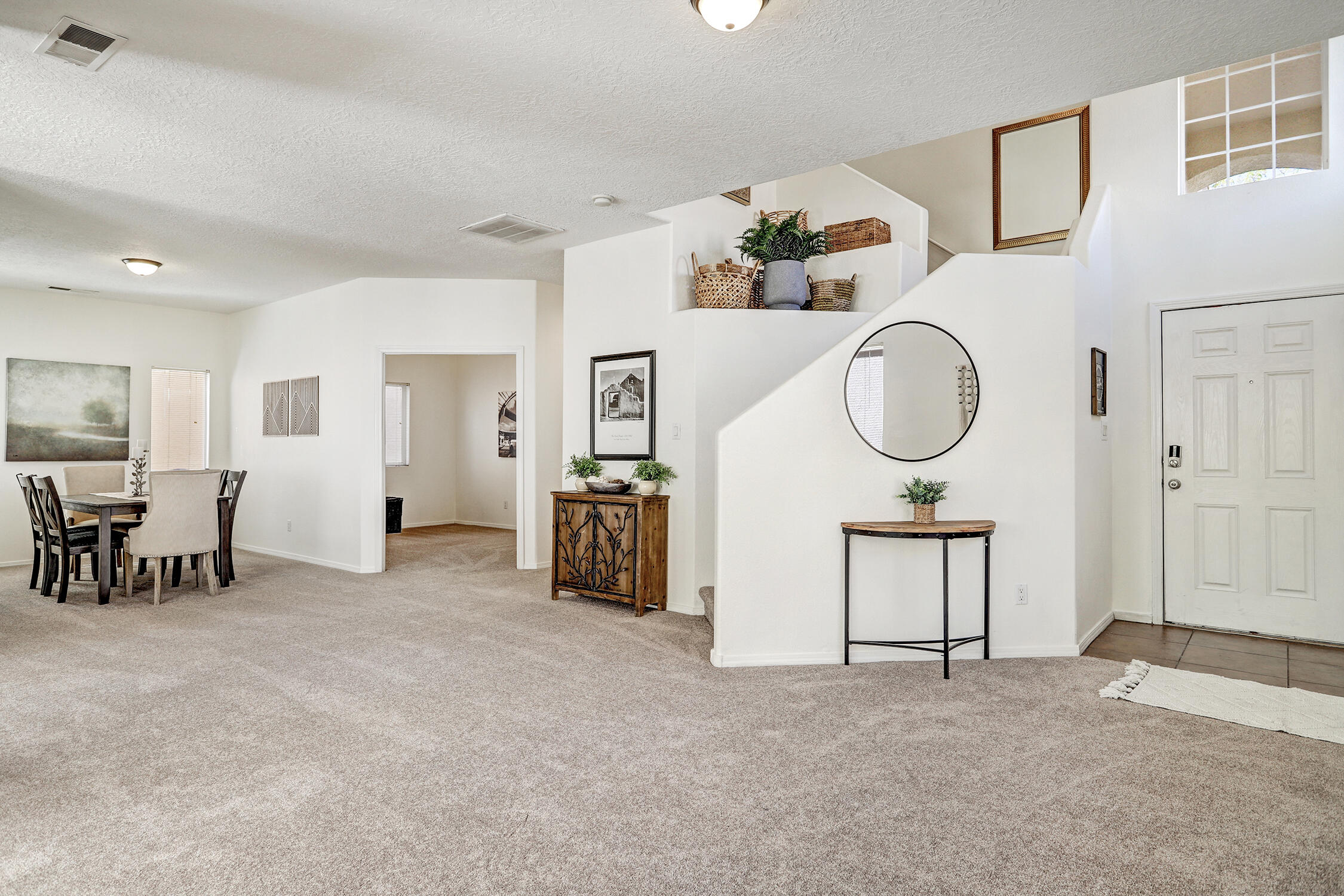 6904 Tree Line Avenue NW