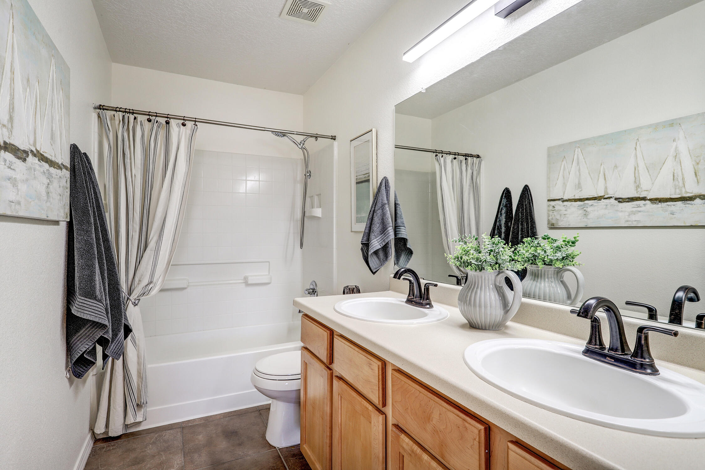 6904 Tree Line Avenue NW