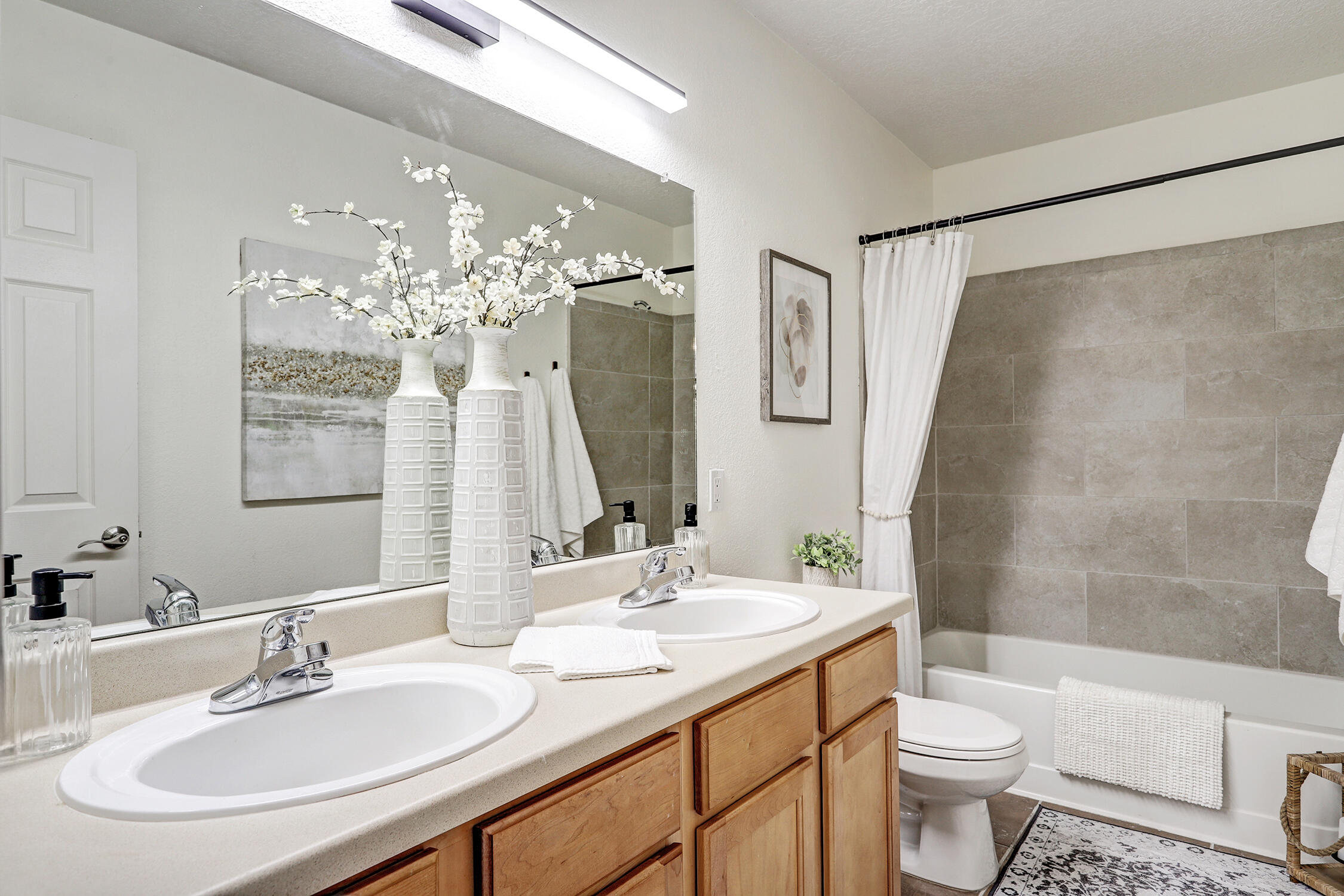 6904 Tree Line Avenue NW