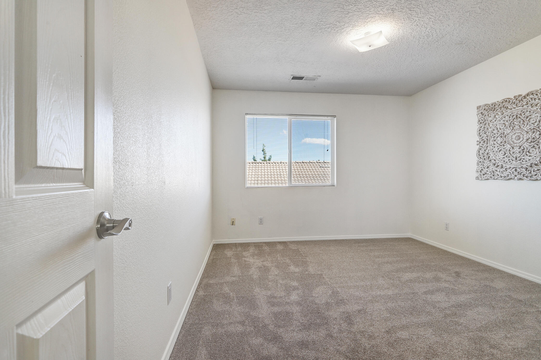 6904 Tree Line Avenue NW