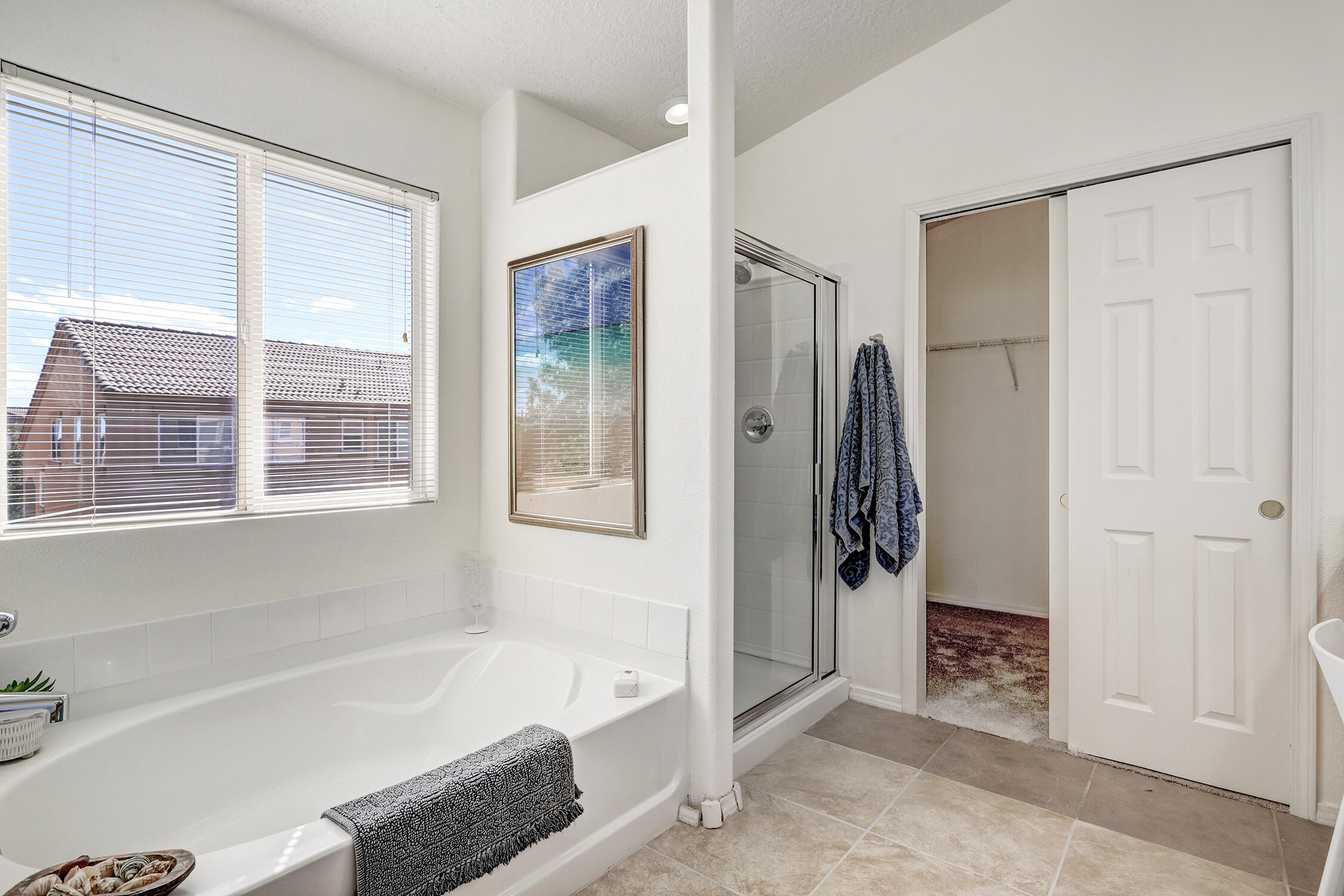 6904 Tree Line Avenue NW