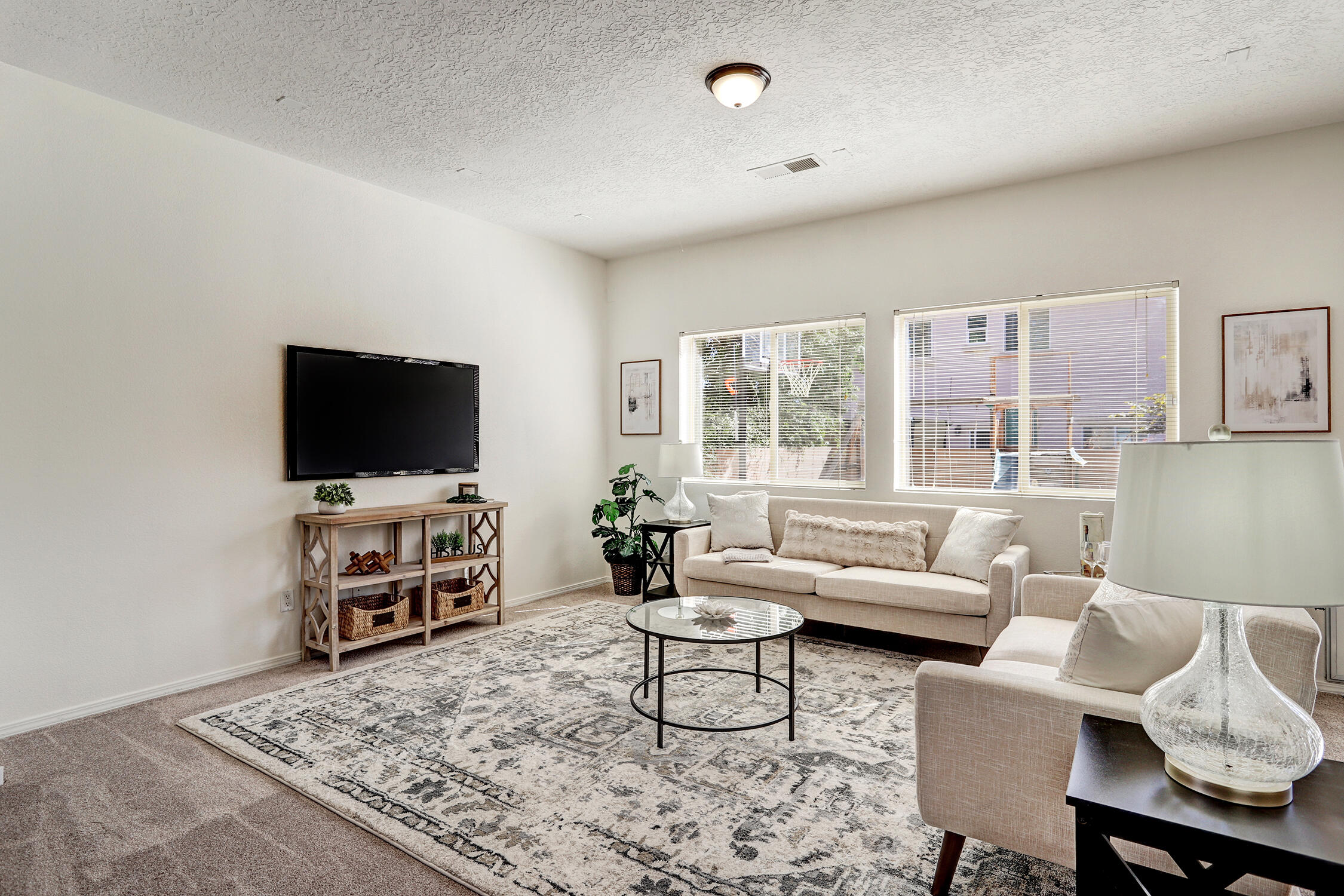 6904 Tree Line Avenue NW