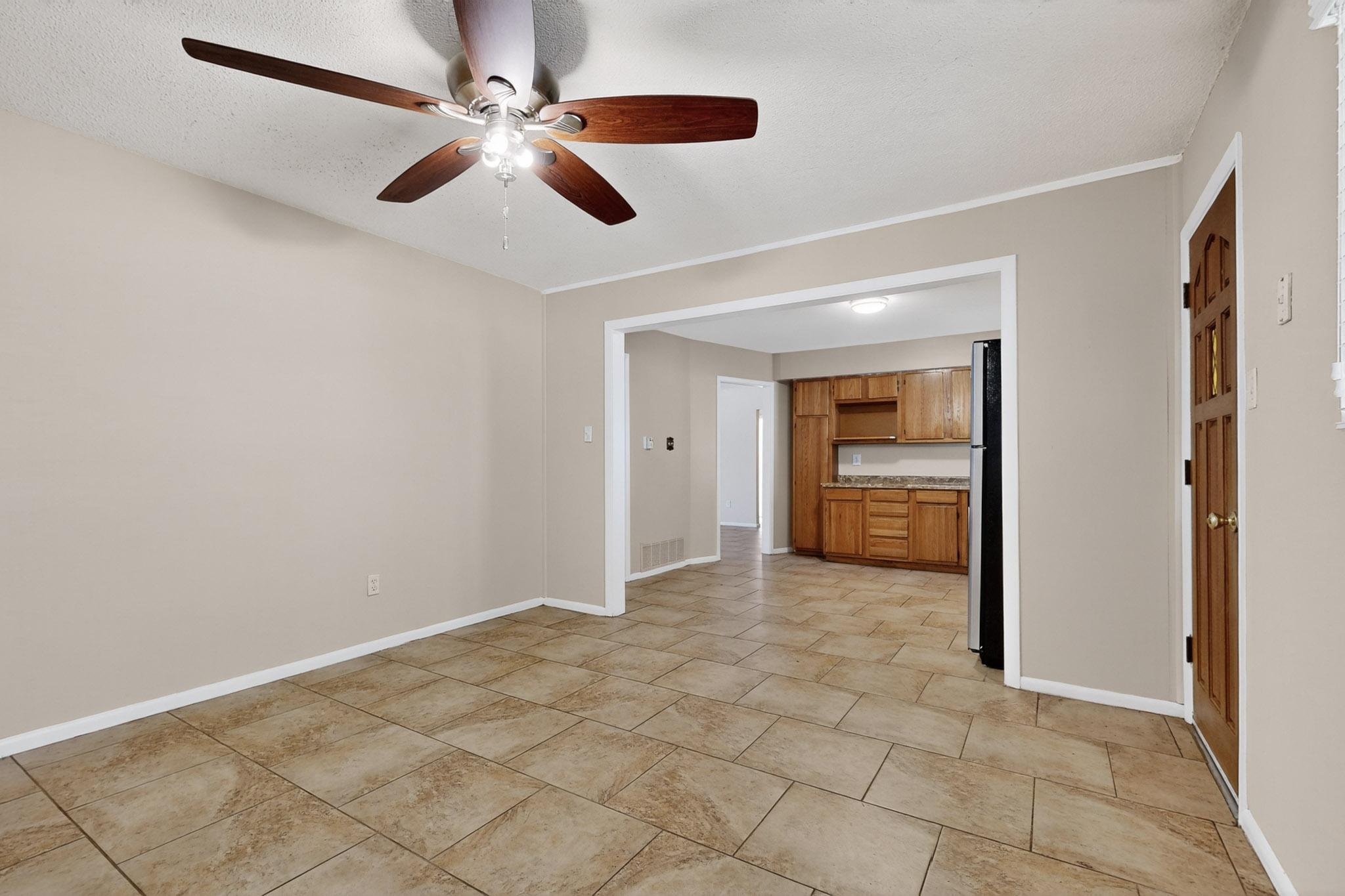 8801 Avenales Avenue NE