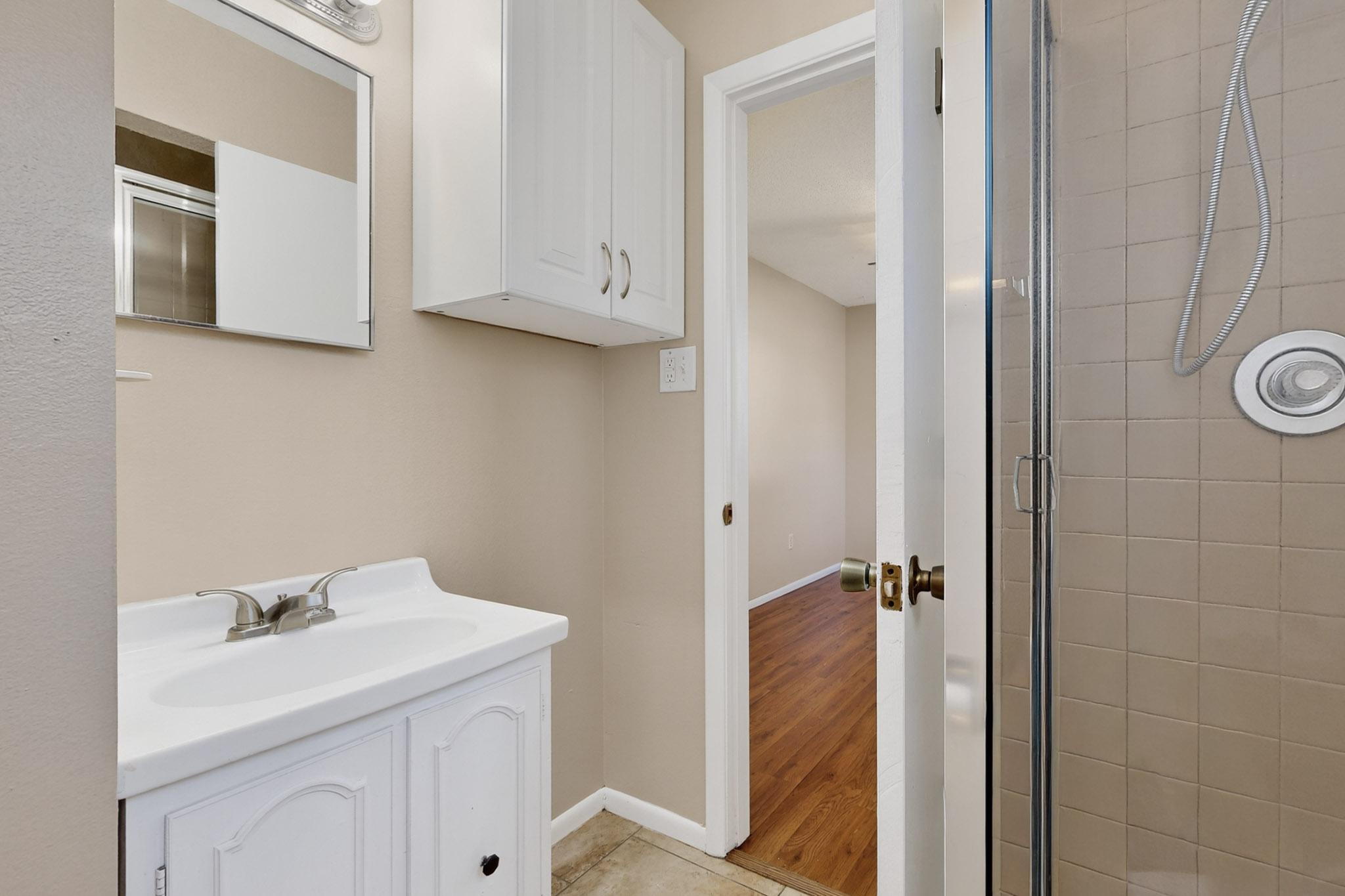 8801 Avenales Avenue NE