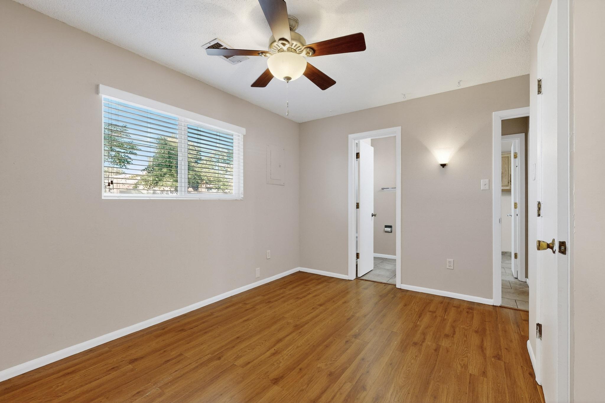 8801 Avenales Avenue NE