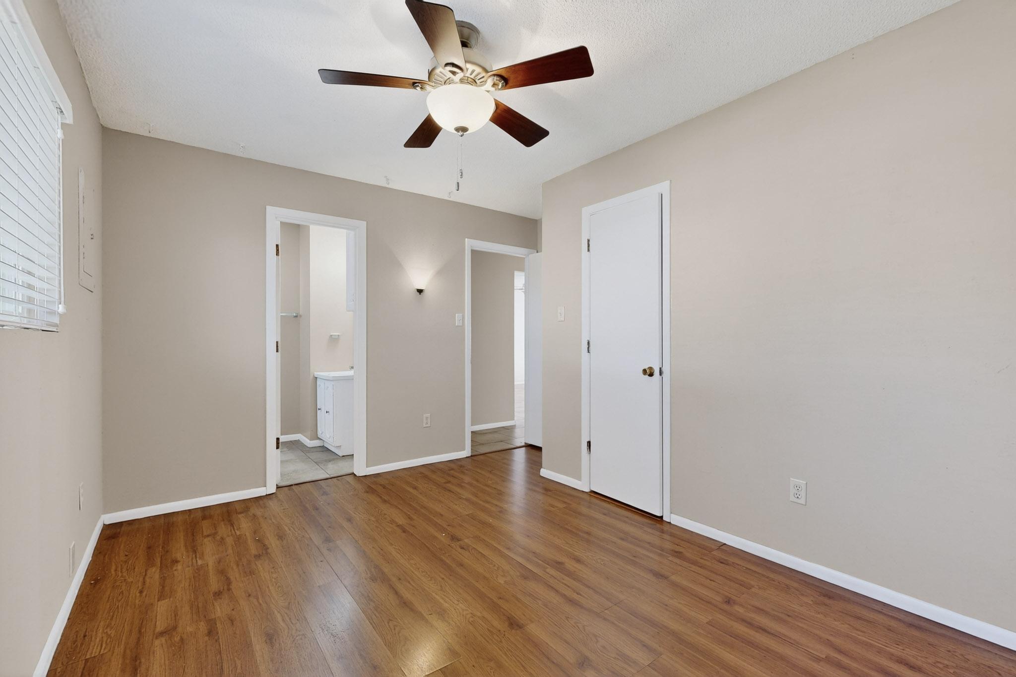 8801 Avenales Avenue NE