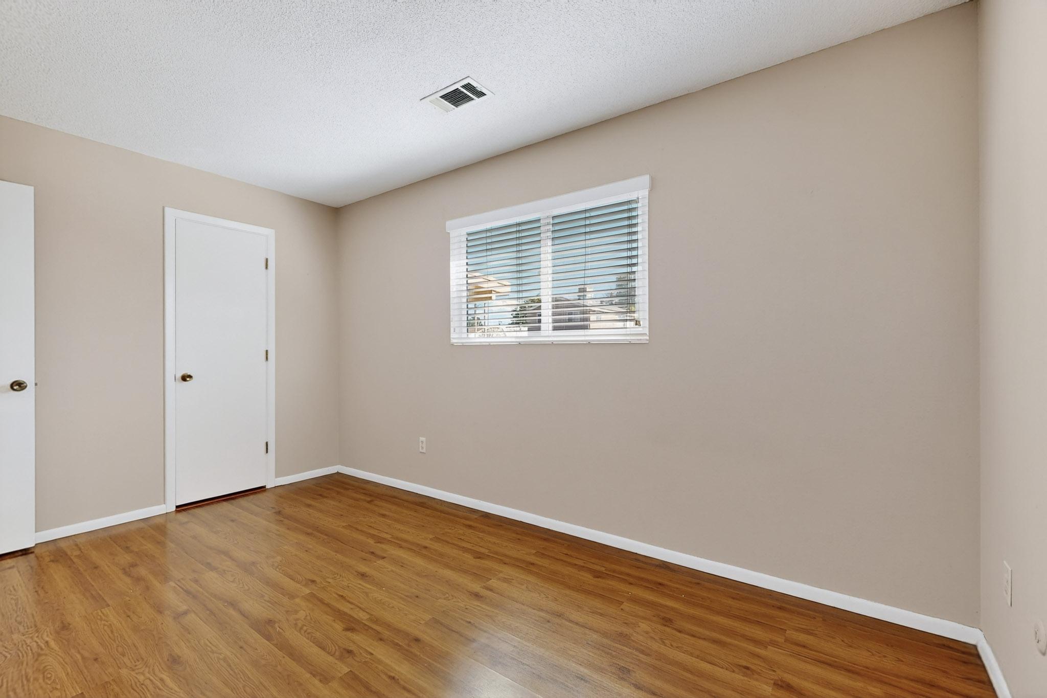 8801 Avenales Avenue NE