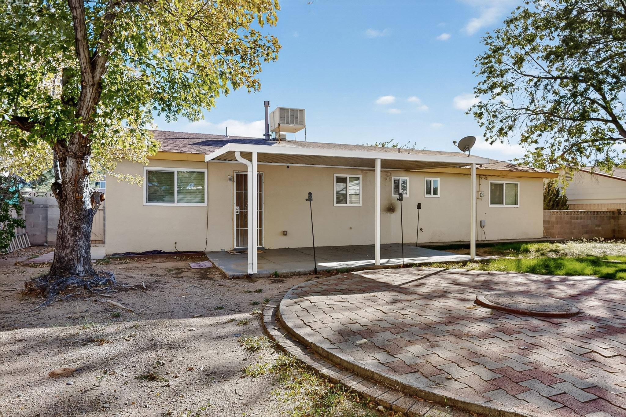 8801 Avenales Avenue NE