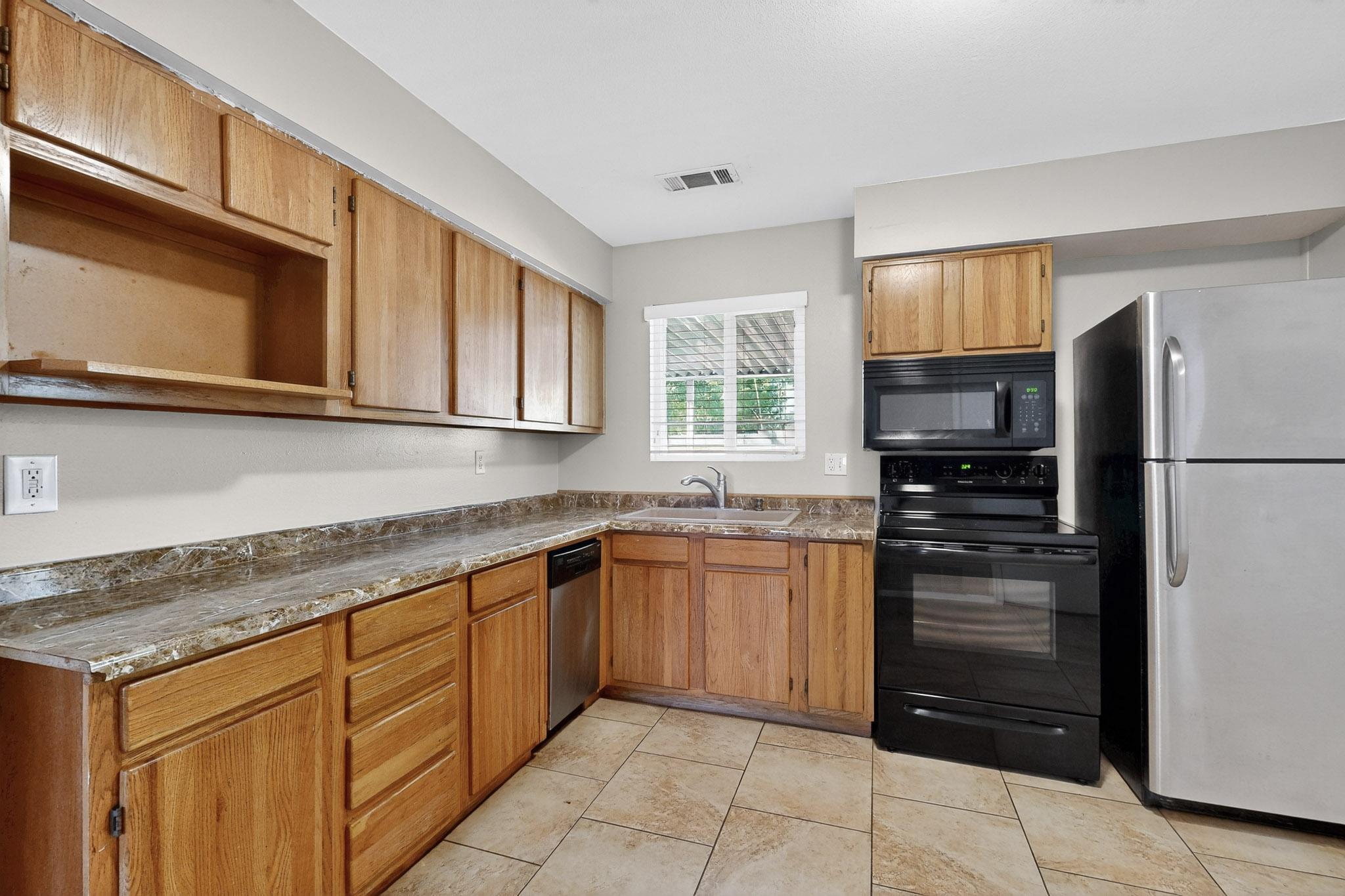 8801 Avenales Avenue NE