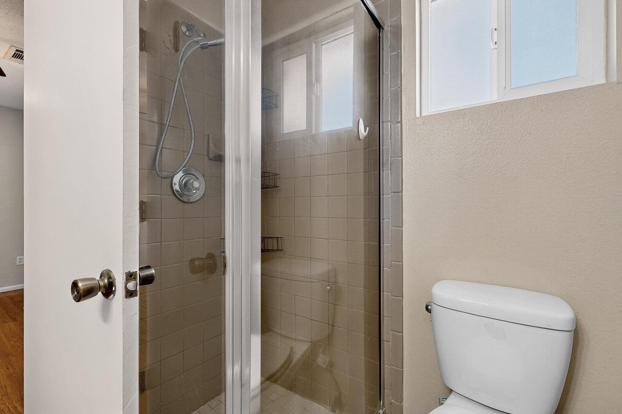 8801 Avenales Avenue NE