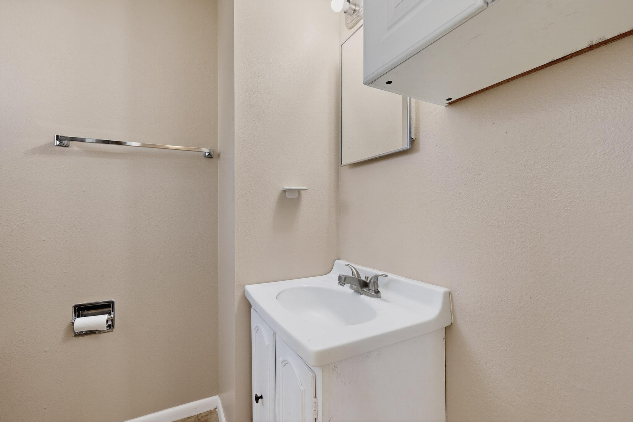 8801 Avenales Avenue NE