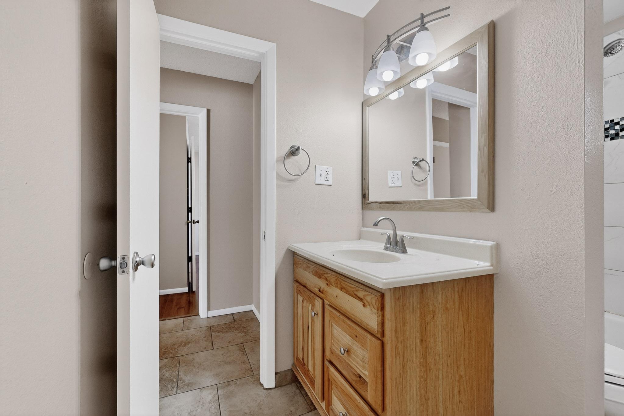 8801 Avenales Avenue NE