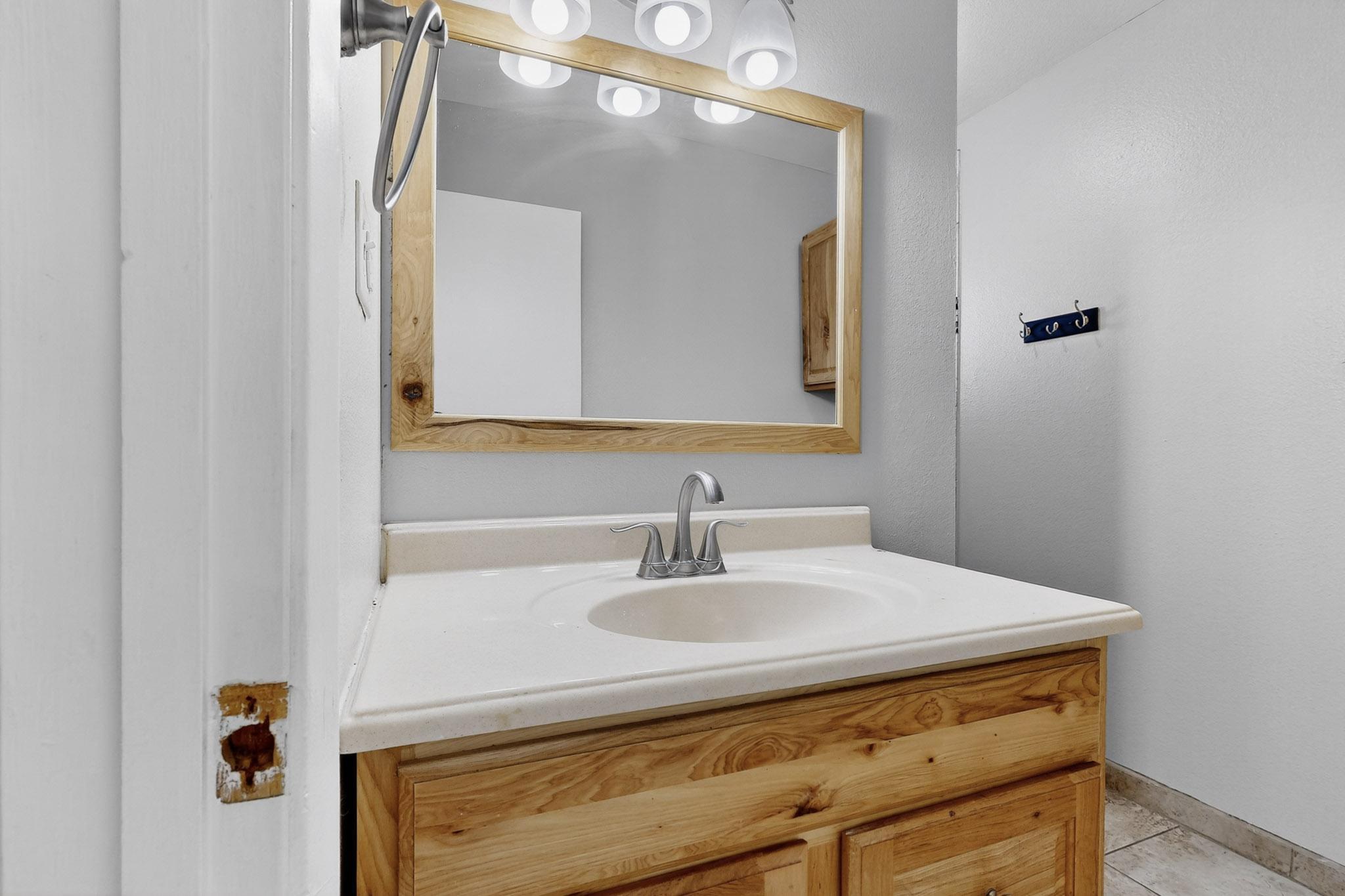 8801 Avenales Avenue NE