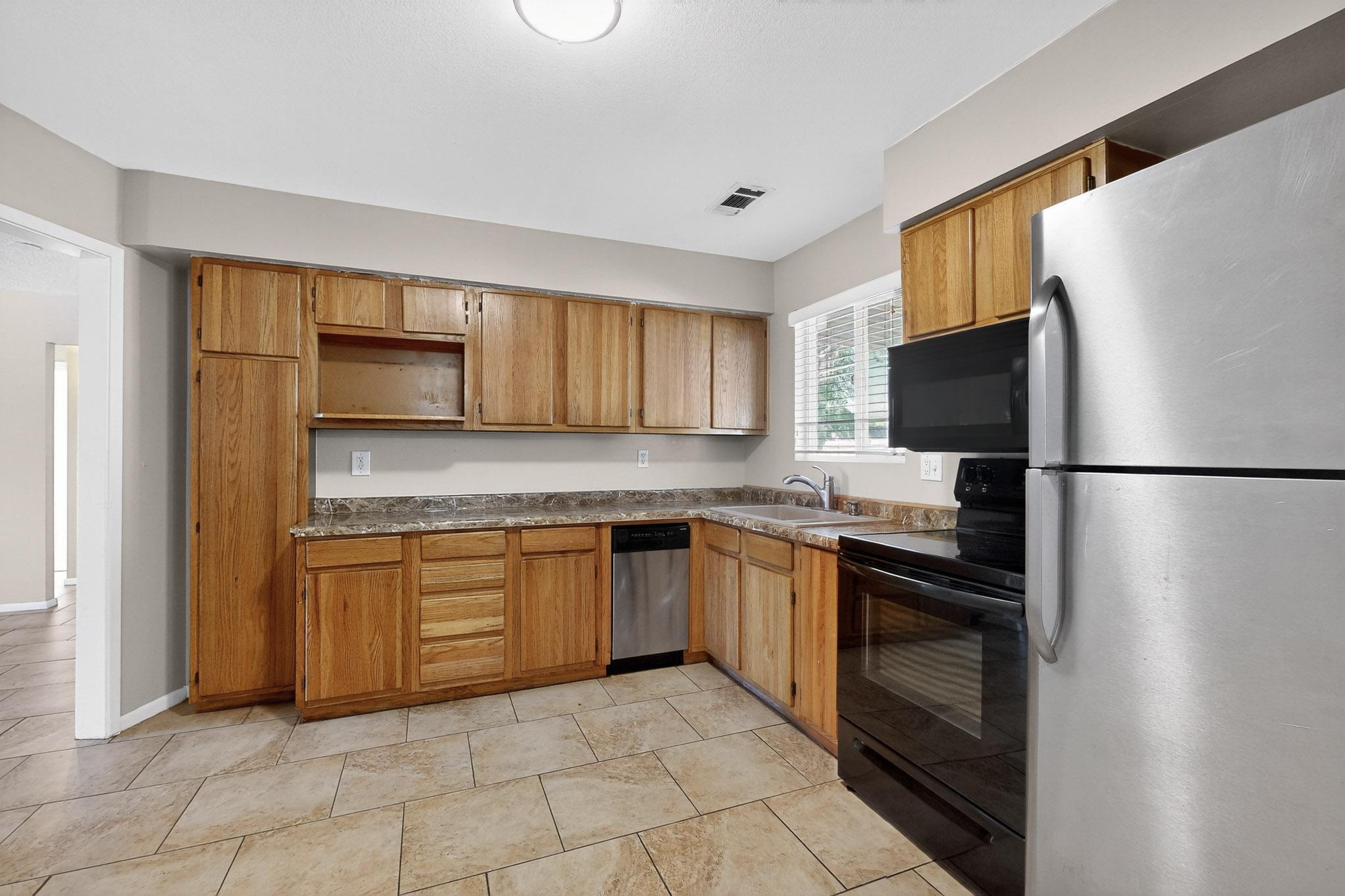 8801 Avenales Avenue NE