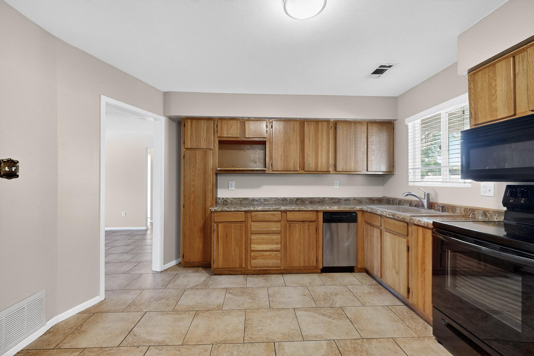 8801 Avenales Avenue NE