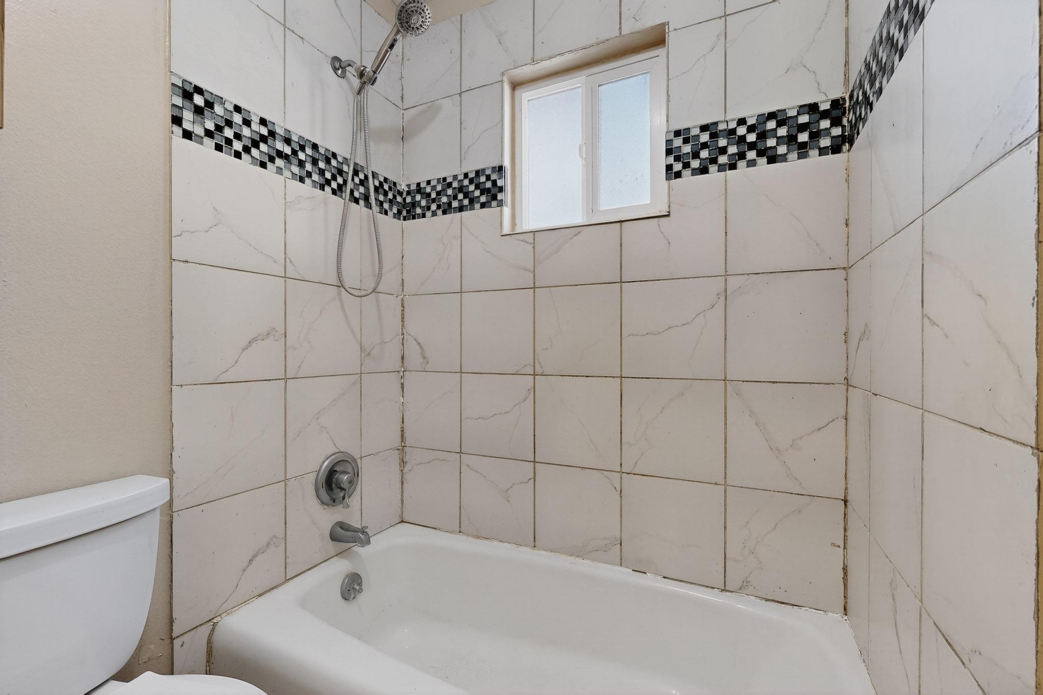 8801 Avenales Avenue NE