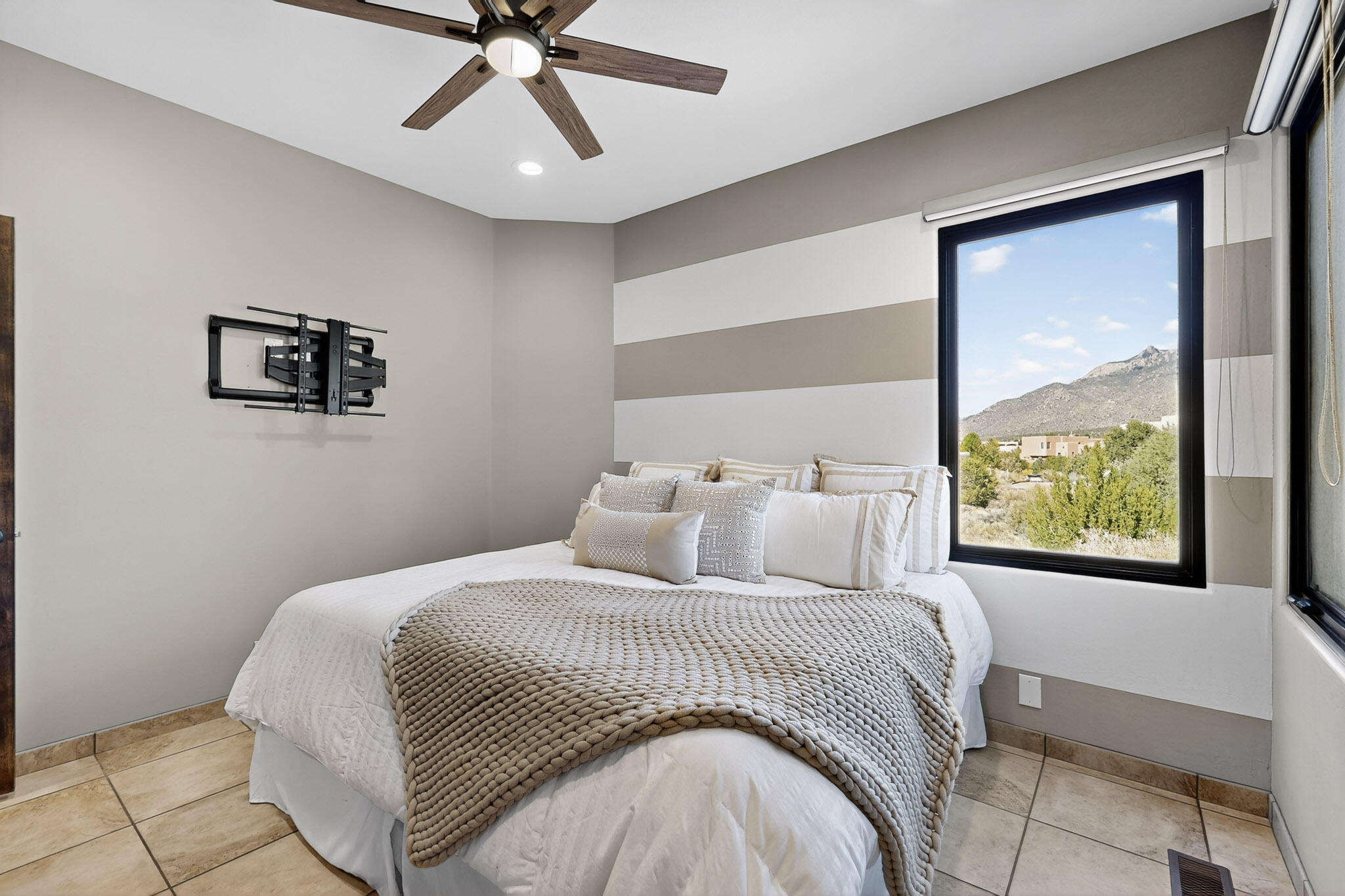 13615 Canada Del Oso Place NE