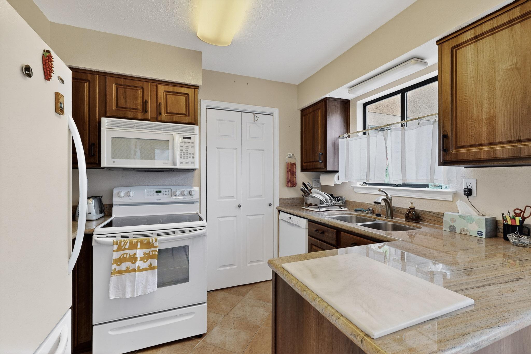 2900 Vista Del Rey NE UNIT 9A