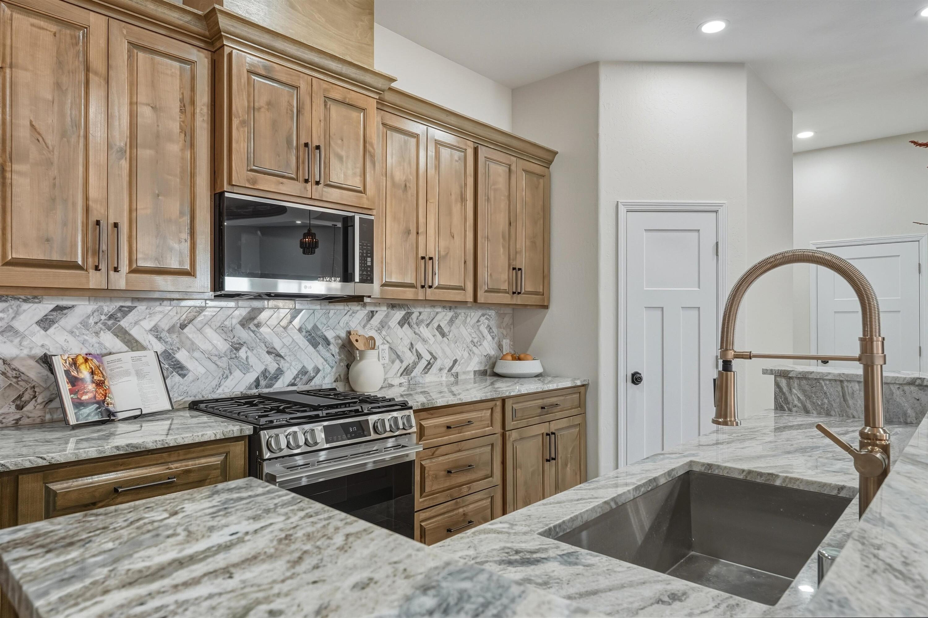 608 Northern Boulevard NE