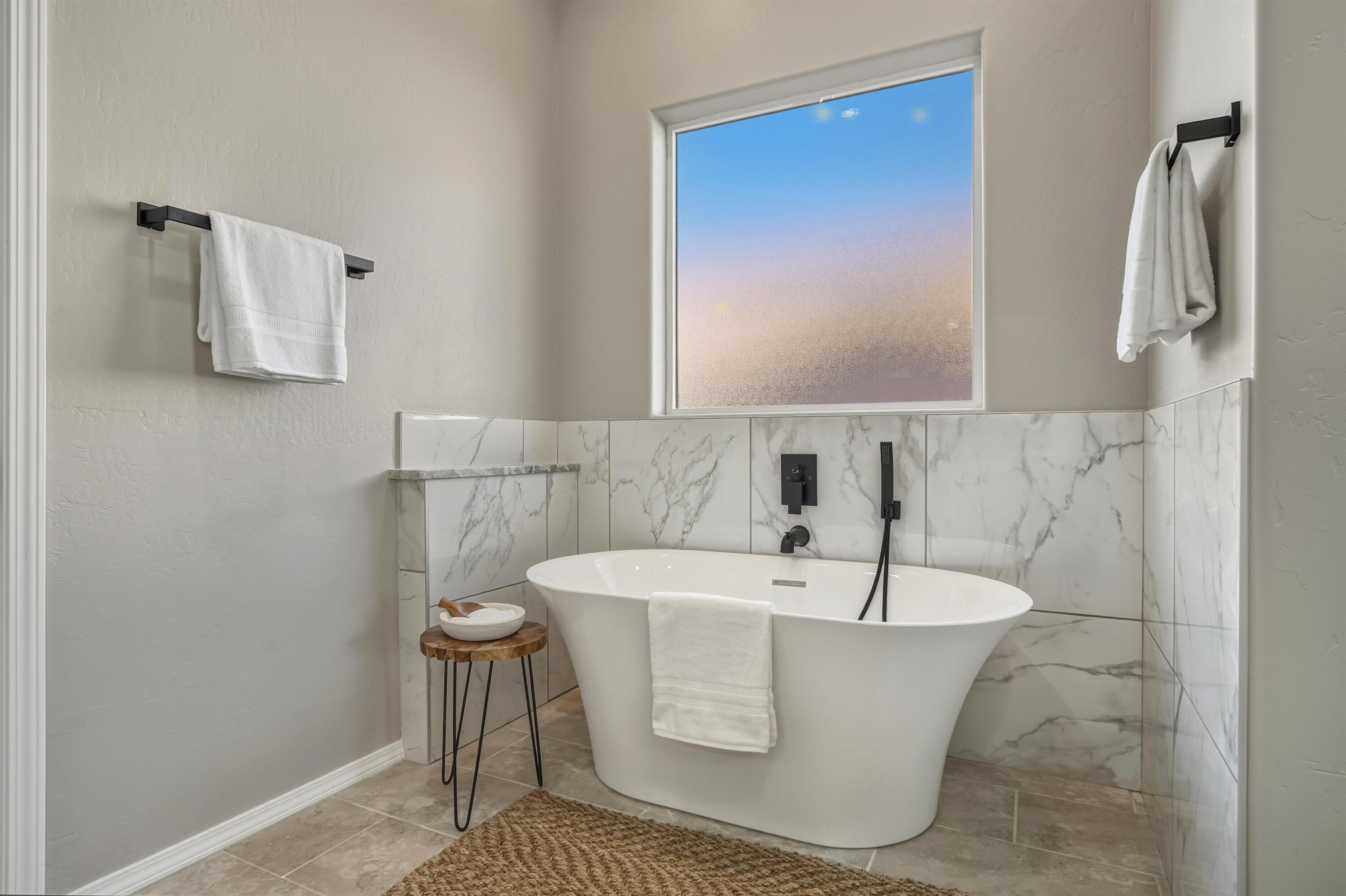 608 Northern Boulevard NE