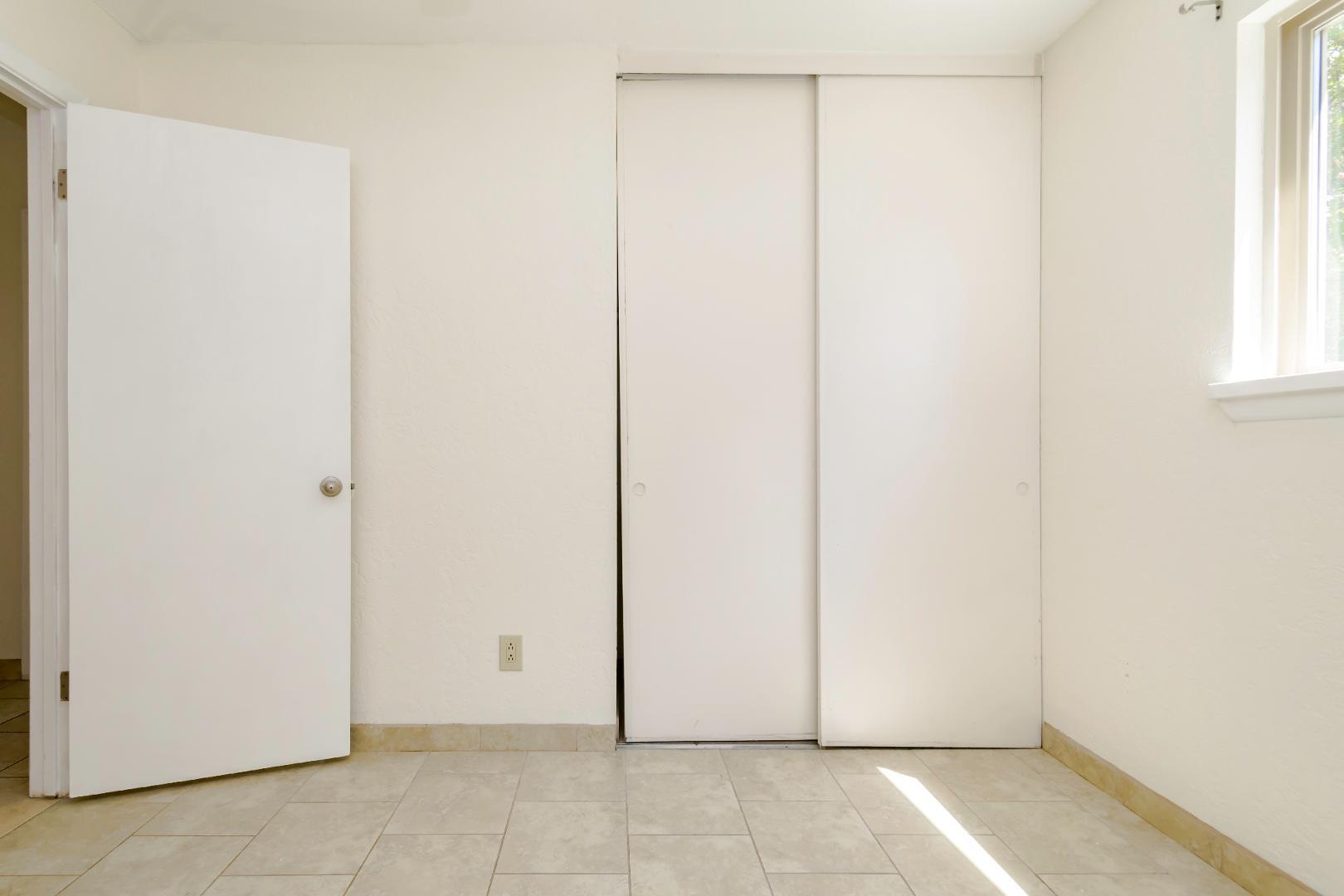 1909 OTHELLO Court NE