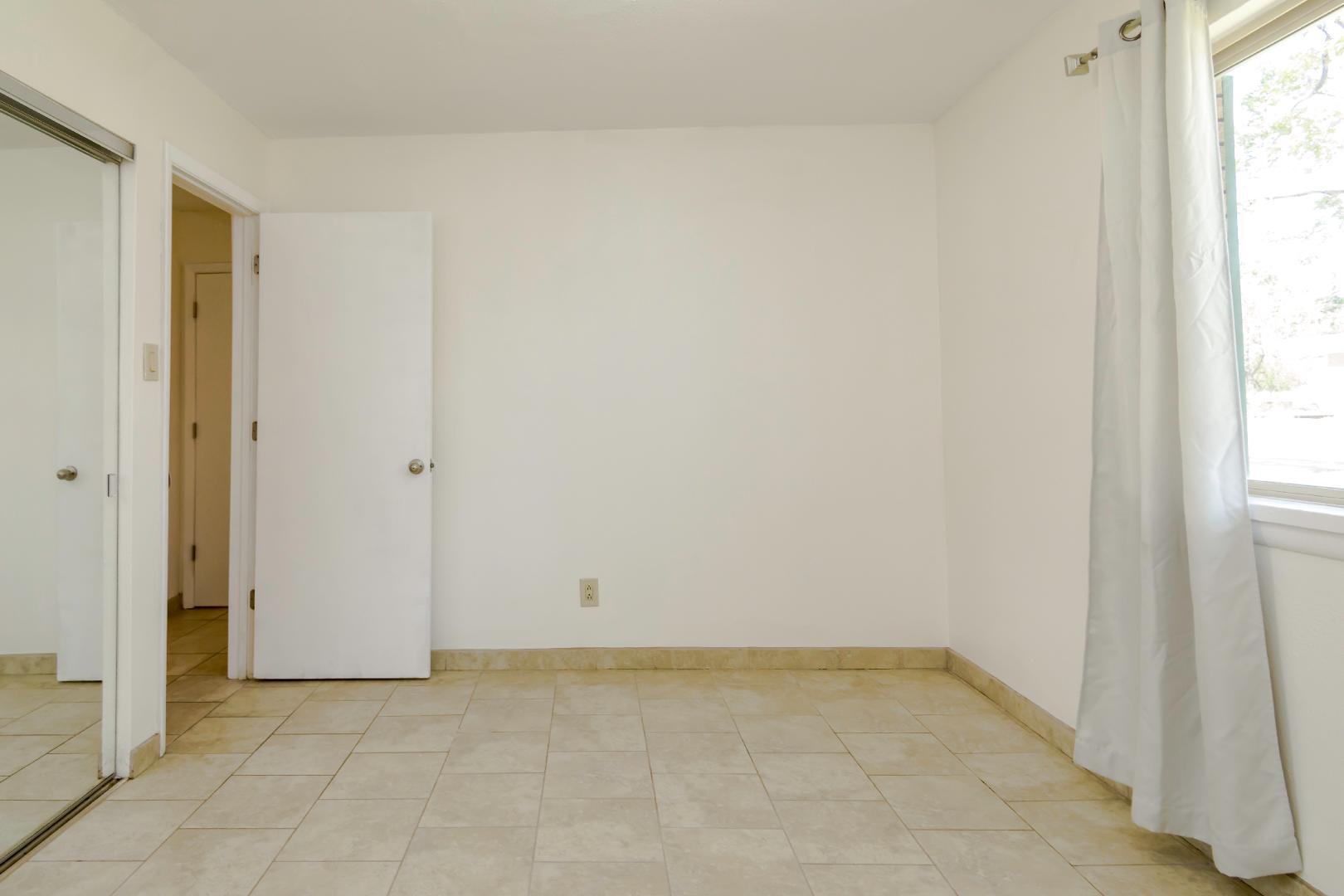 1909 OTHELLO Court NE