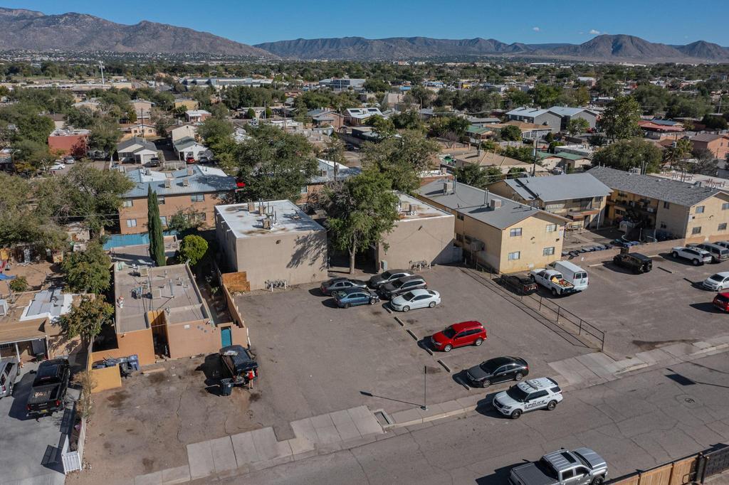 502-504 Utah Street NE