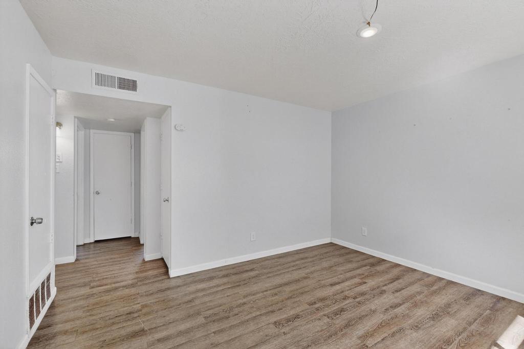 502-504 Utah Street NE