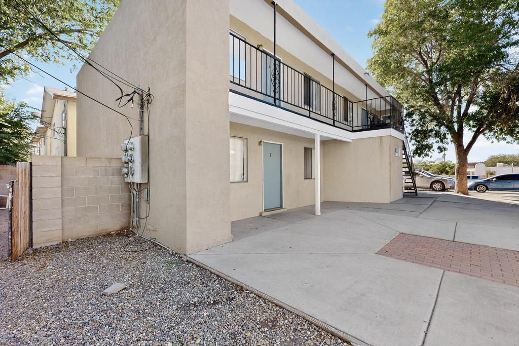 502-504 Utah Street NE