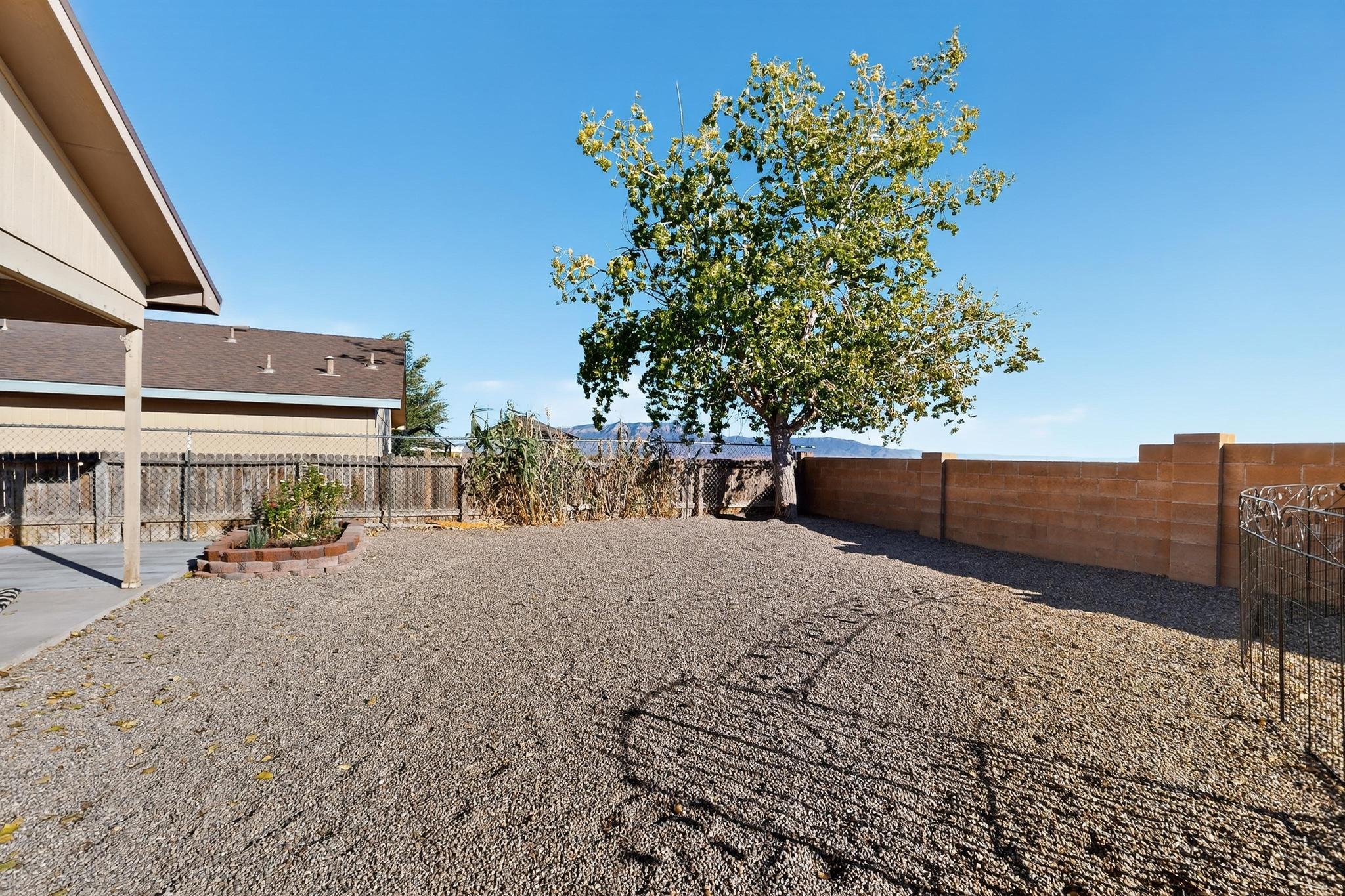 616 Sedona Meadows Drive NE