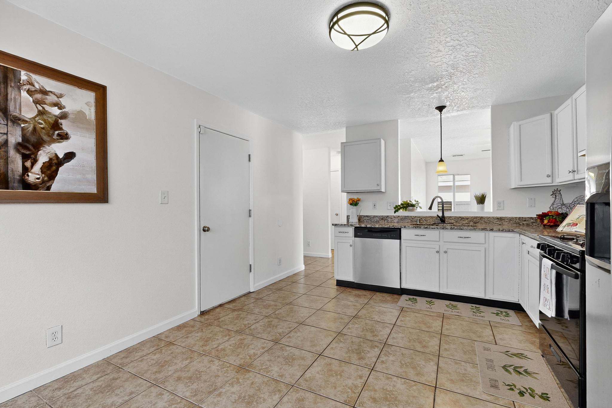 616 Sedona Meadows Drive NE