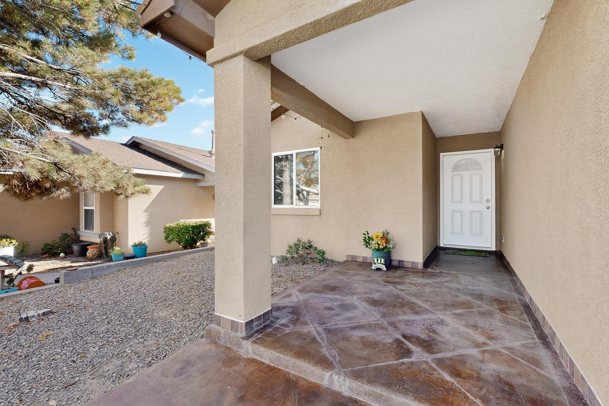 616 Sedona Meadows Drive NE