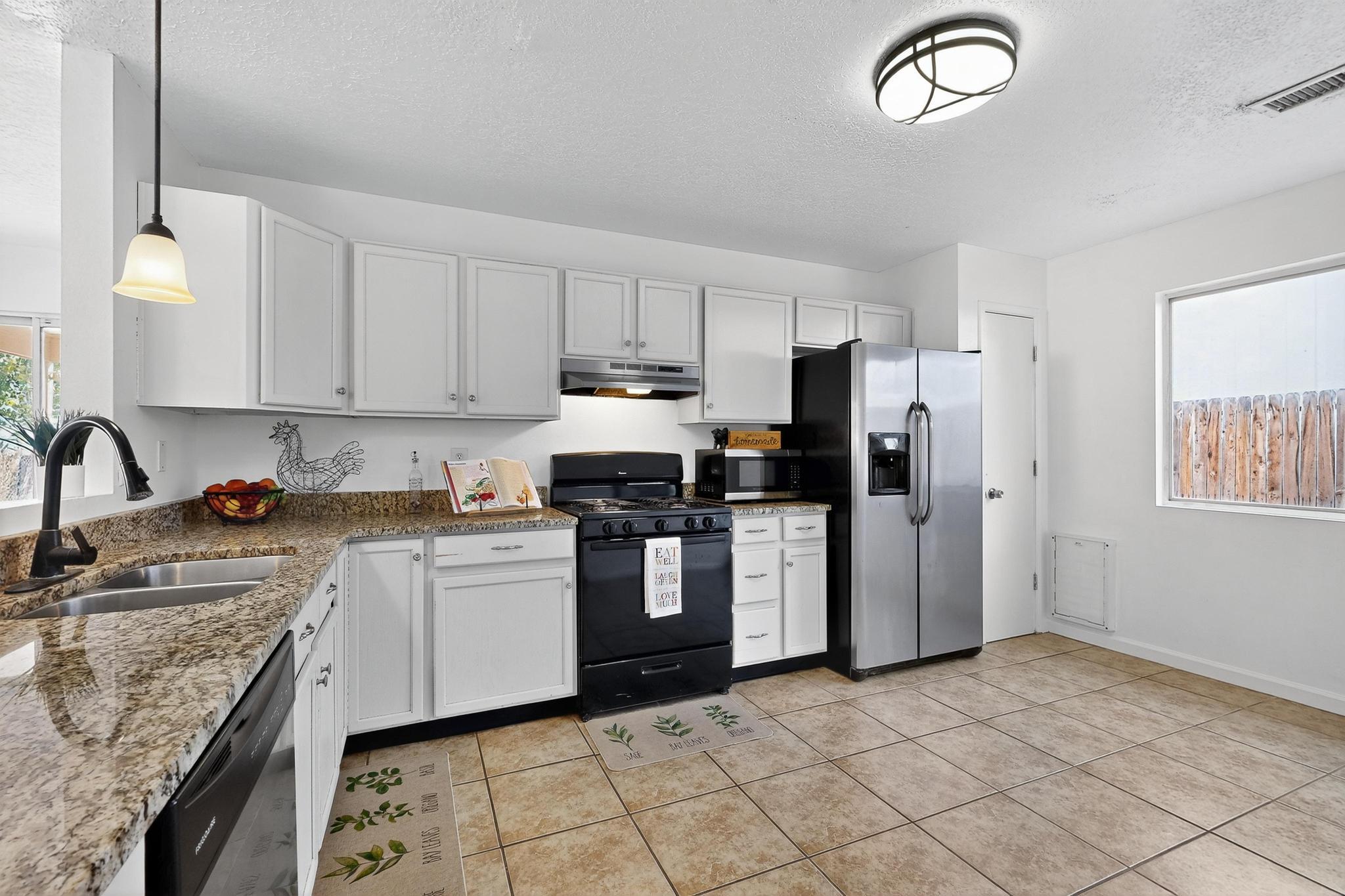 616 Sedona Meadows Drive NE