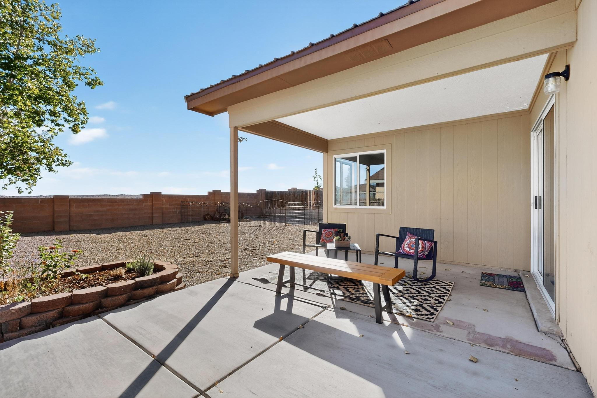 616 Sedona Meadows Drive NE