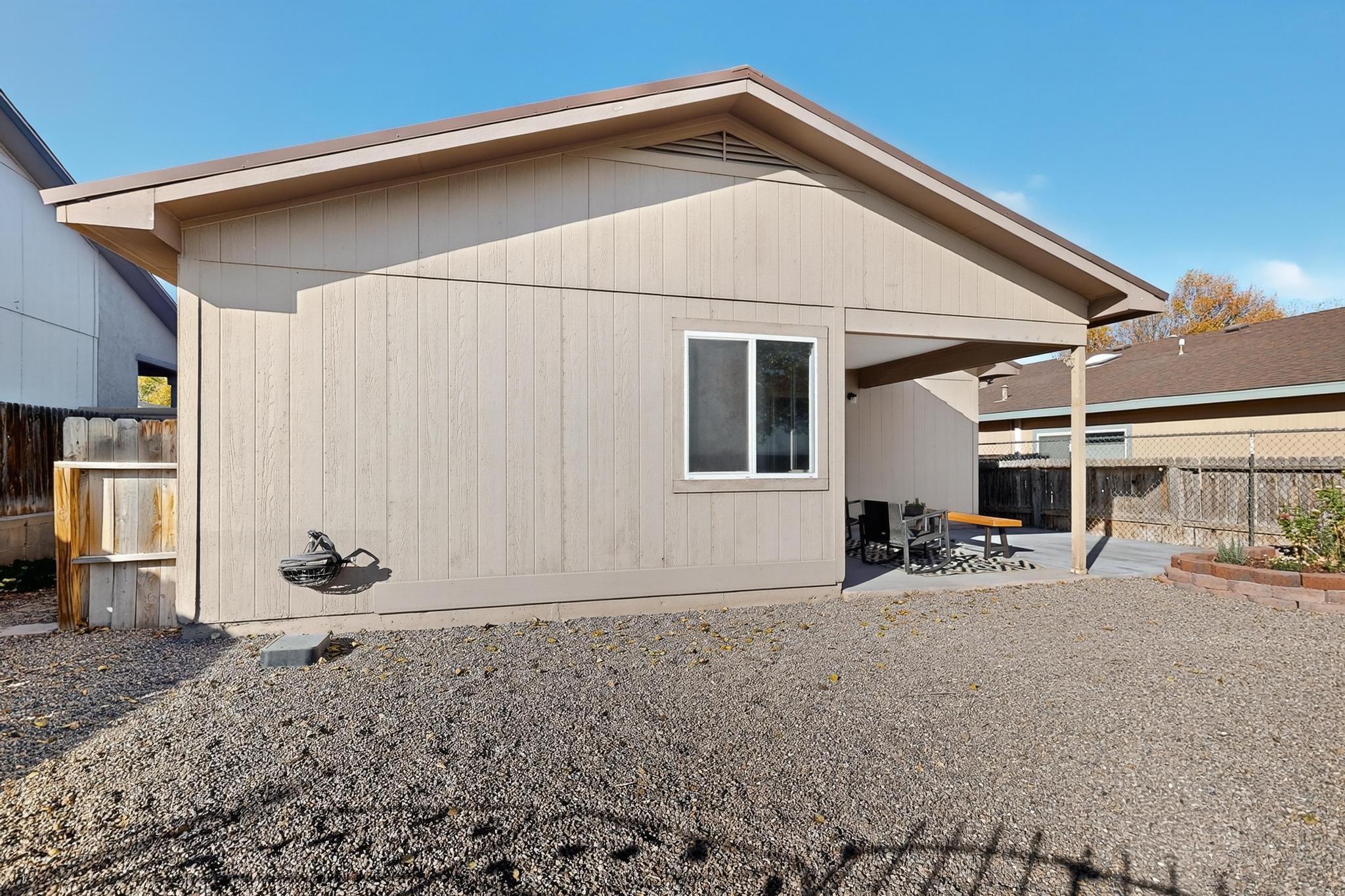 616 Sedona Meadows Drive NE