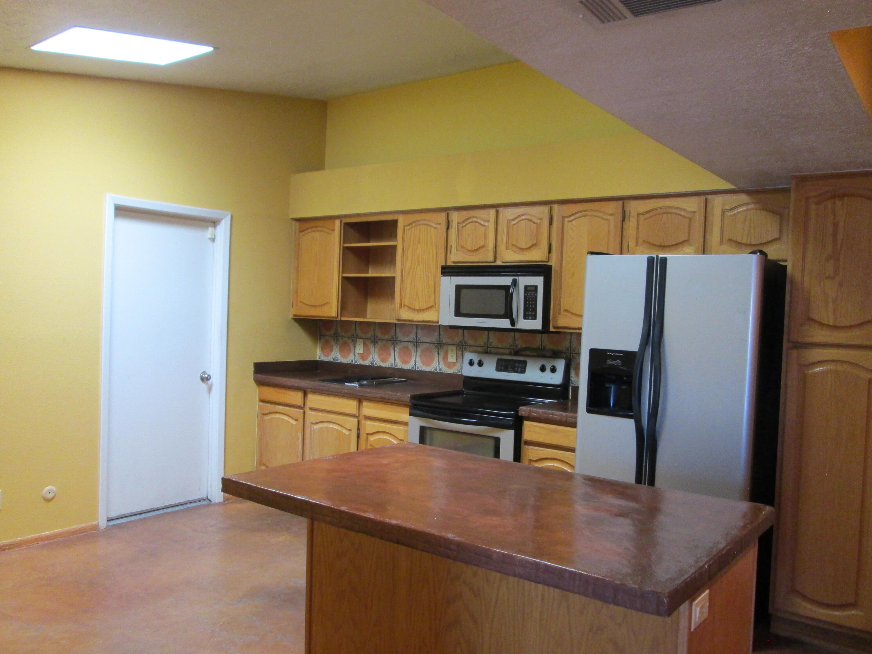 10105 Malaguena Lane NE