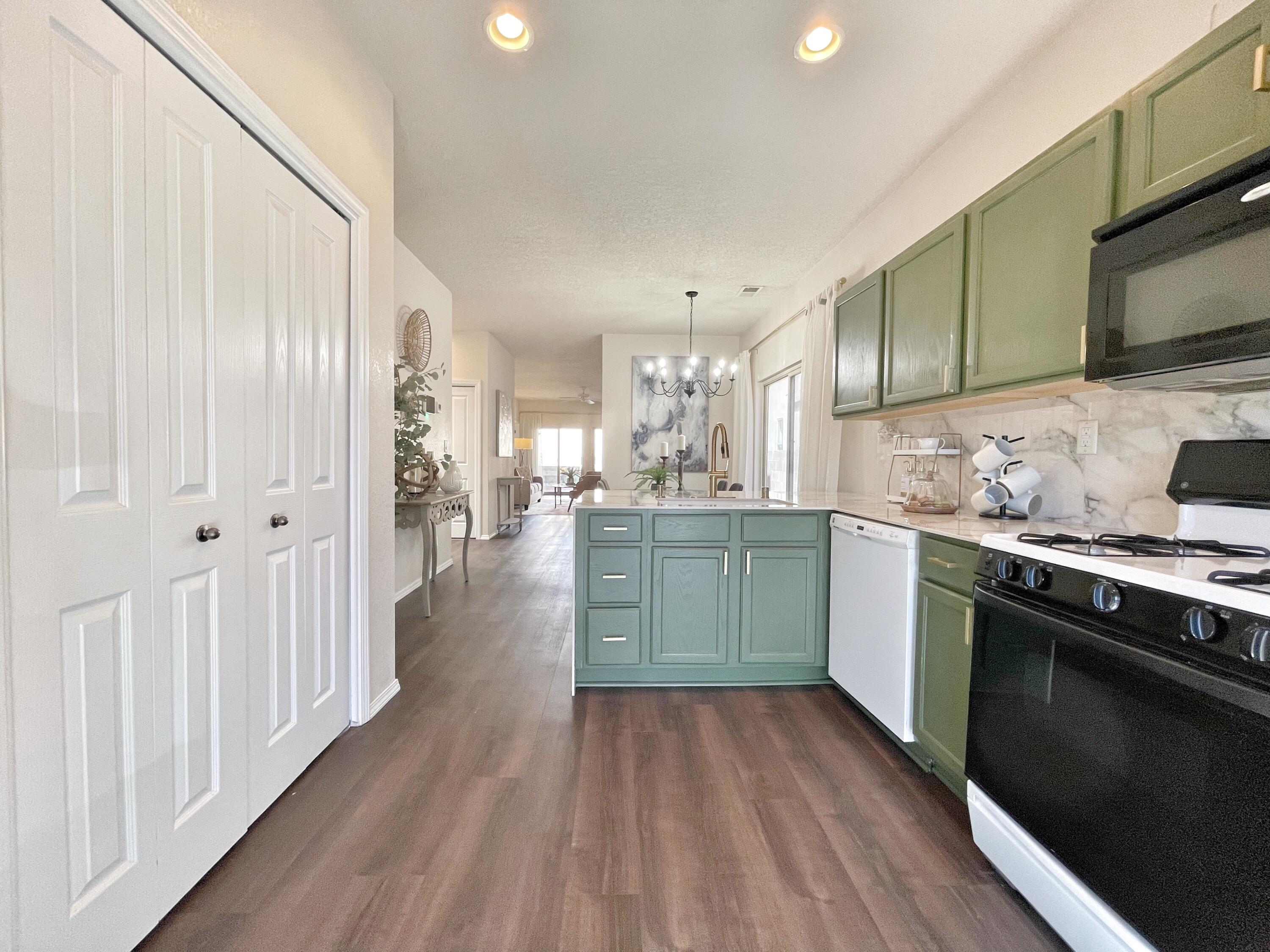 4405 Desert Lily Court SE