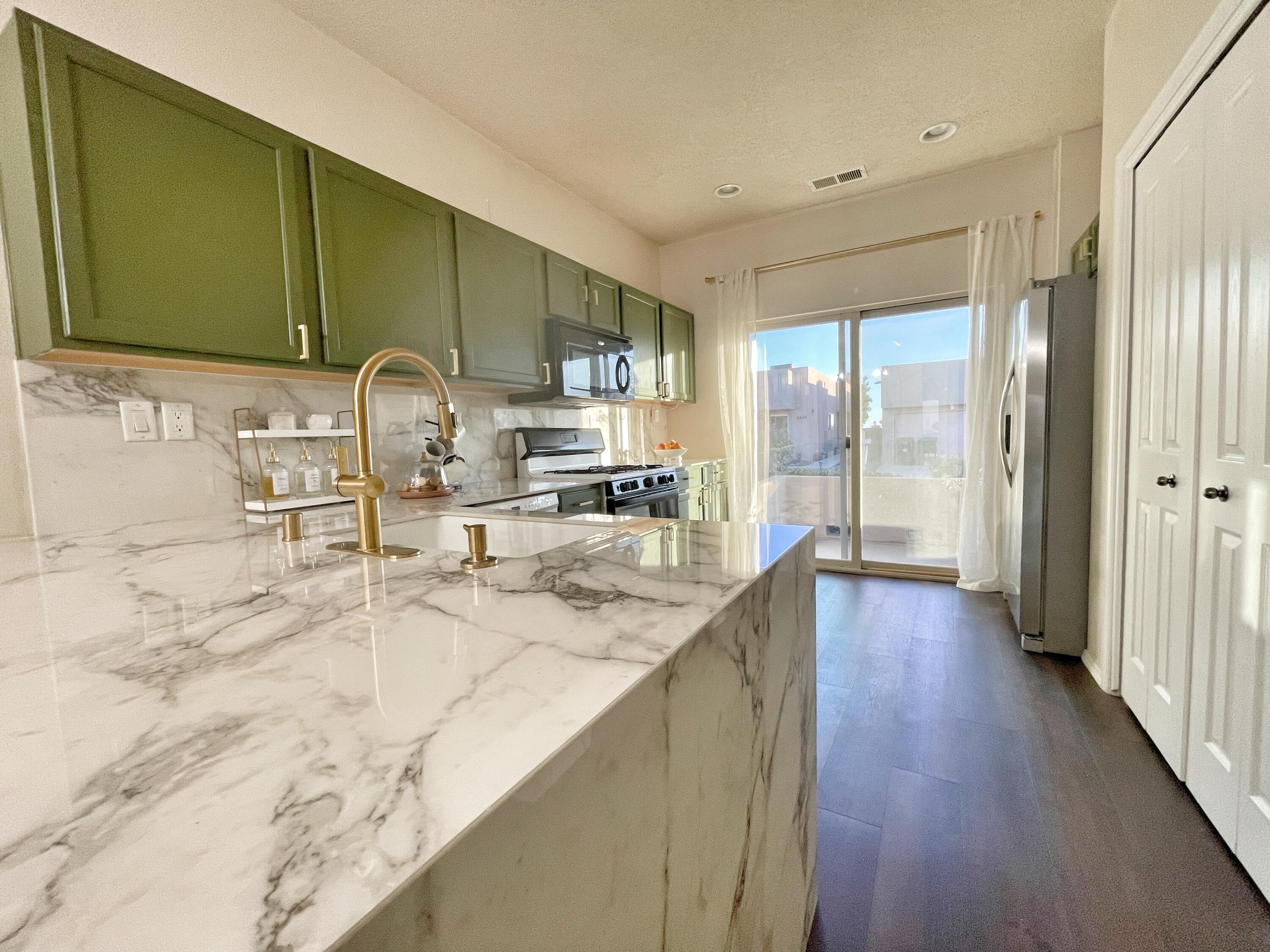 4405 Desert Lily Court SE