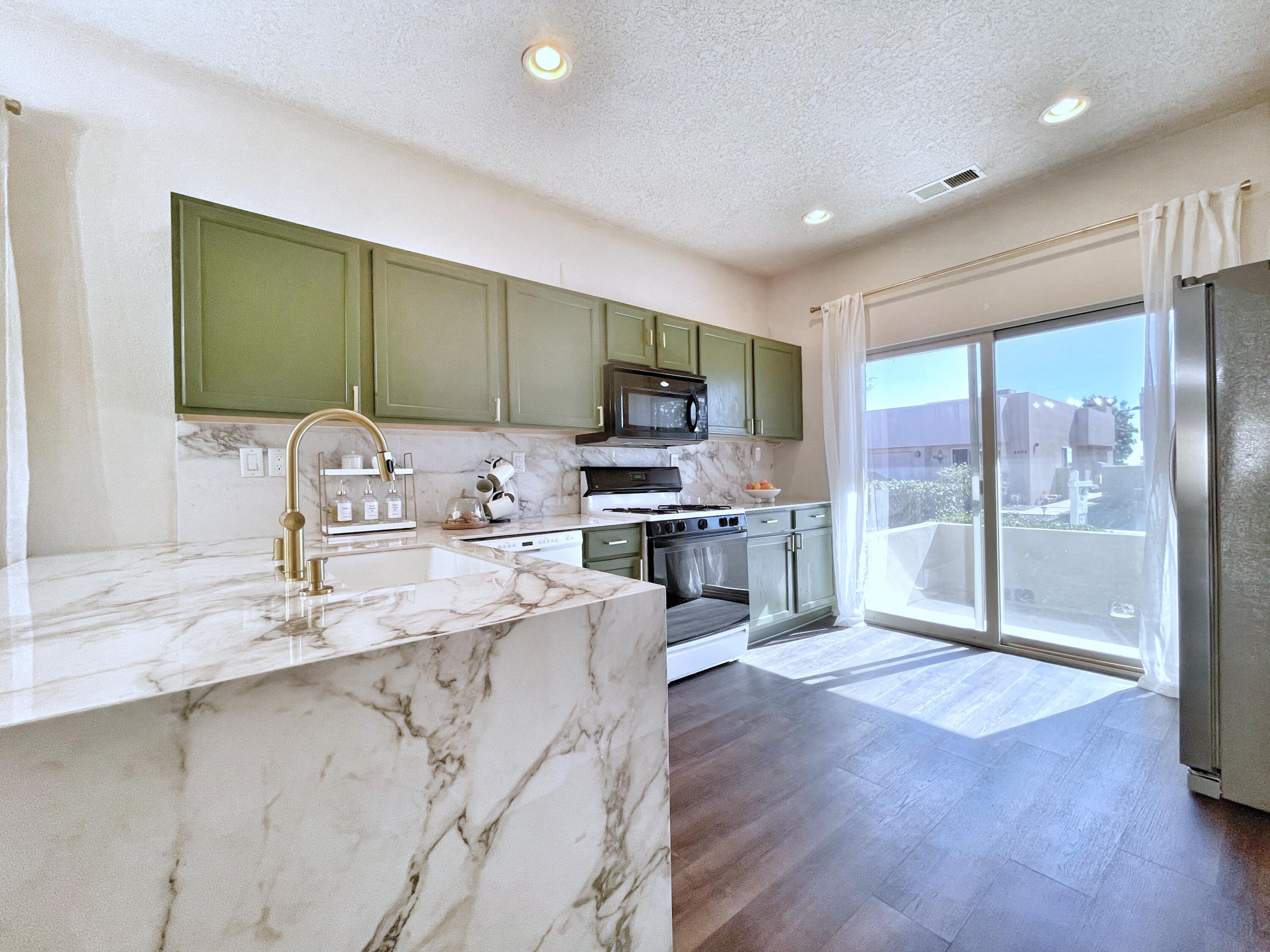 4405 Desert Lily Court SE