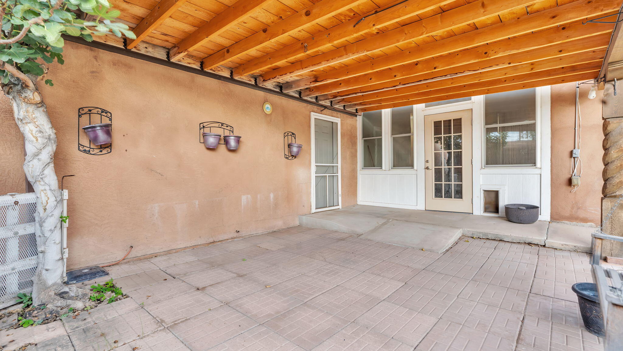 118 Neal Avenue