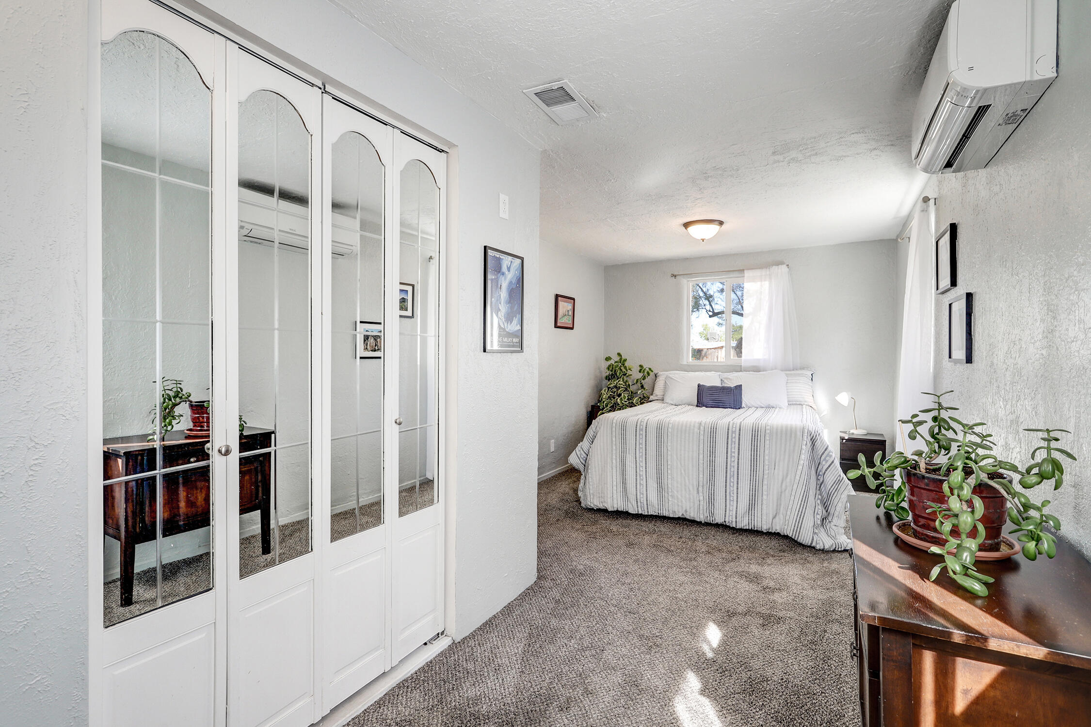 5001 COMANCHE Road NE