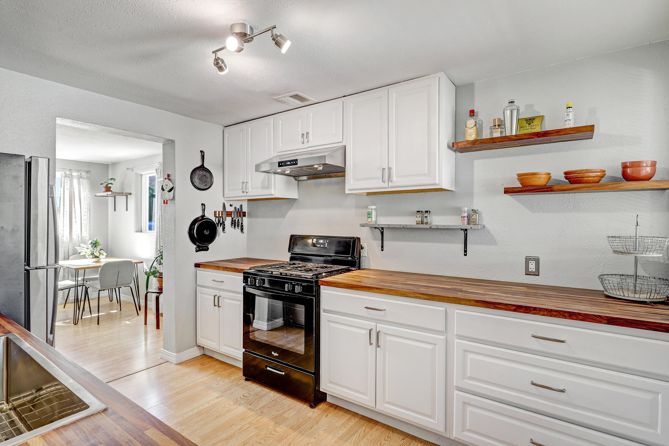 5001 COMANCHE Road NE
