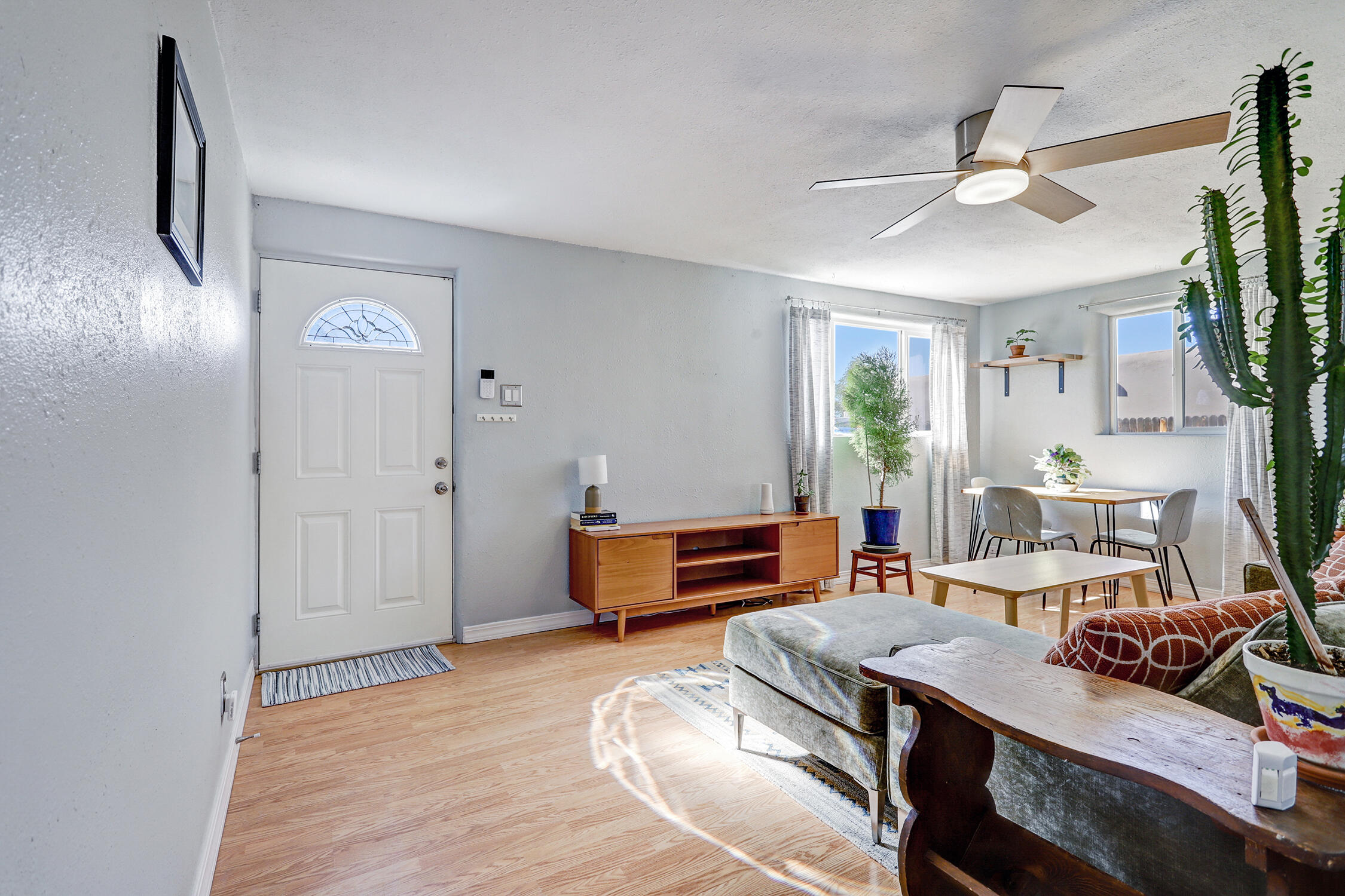 5001 COMANCHE Road NE