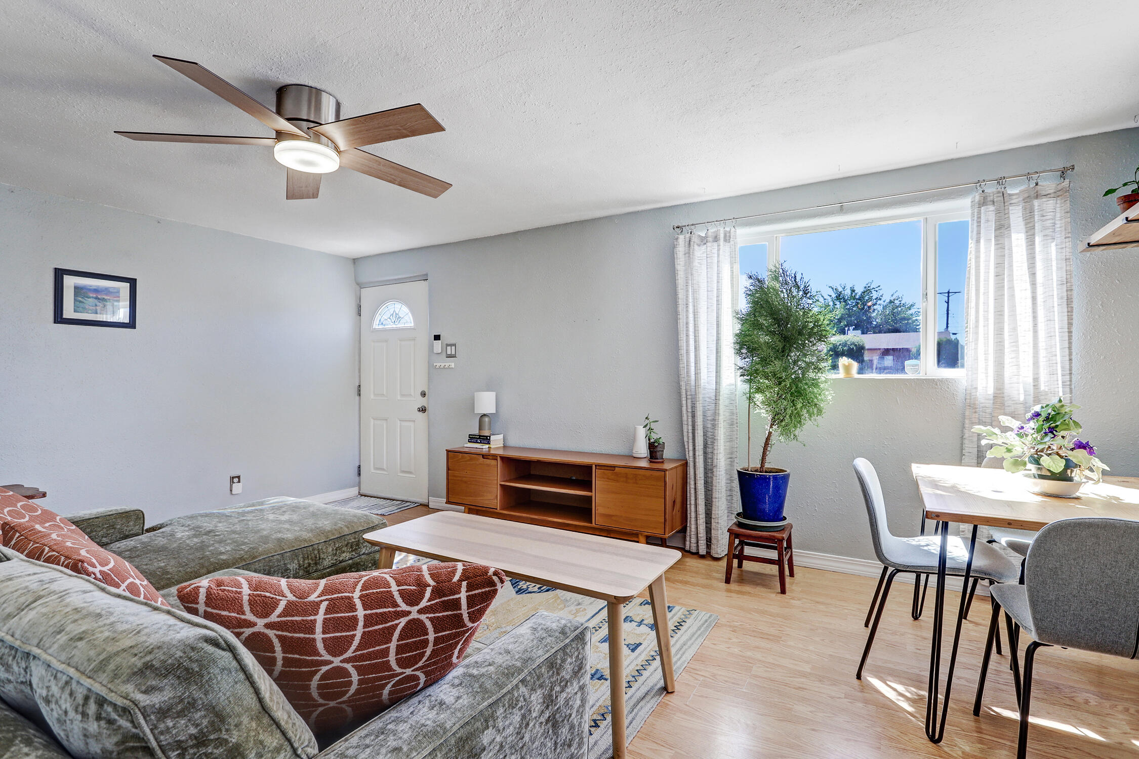 5001 COMANCHE Road NE