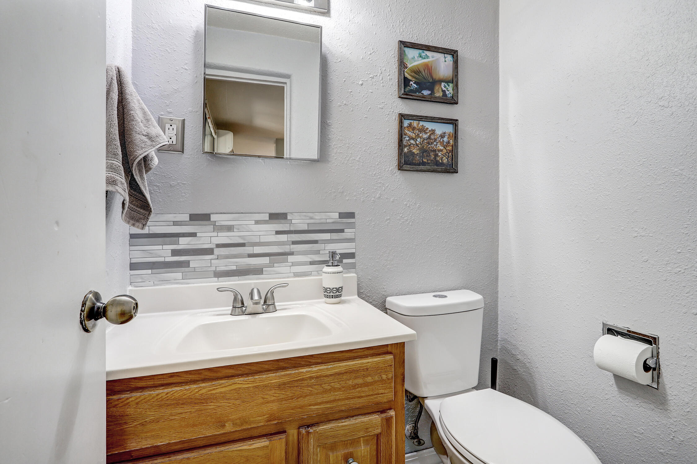 5001 COMANCHE Road NE