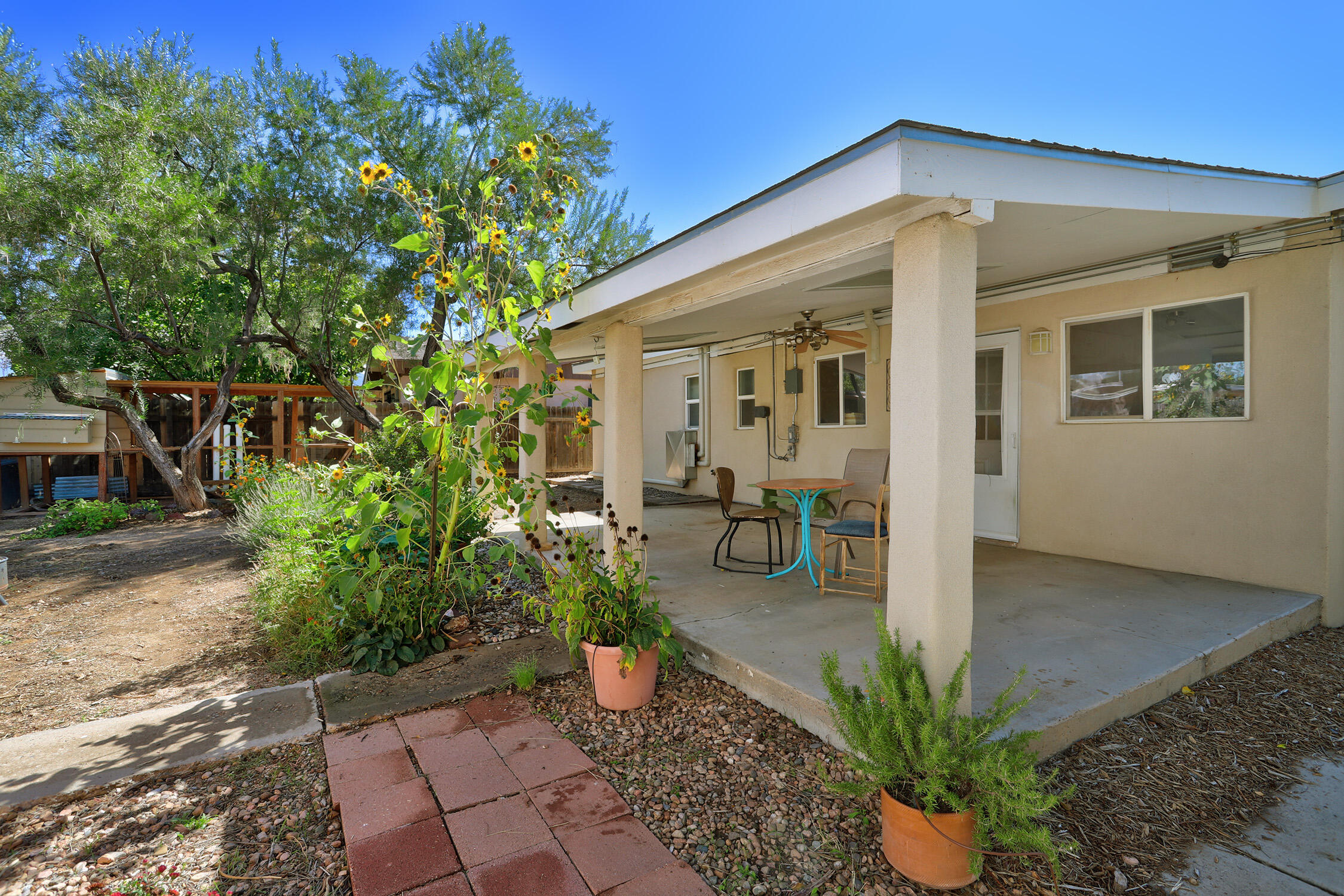 5001 COMANCHE Road NE